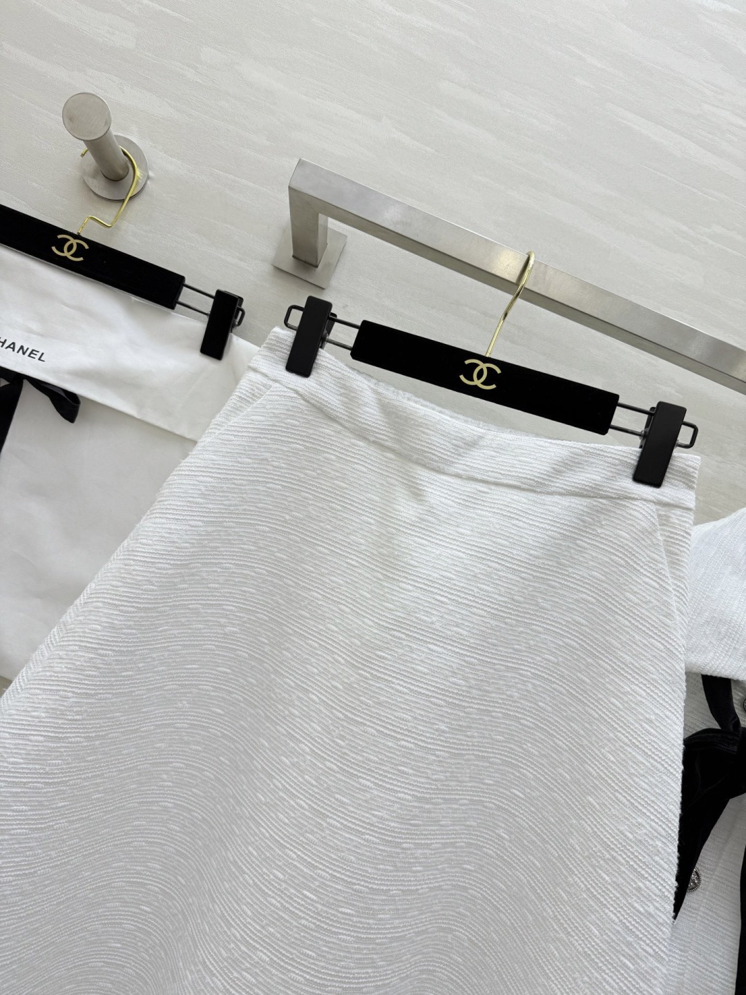 #Chane♡早春新款 千金名媛套装 短款外套+高腰半身裙 经典黑白配色 优雅复古气质满分 外套翻领设计