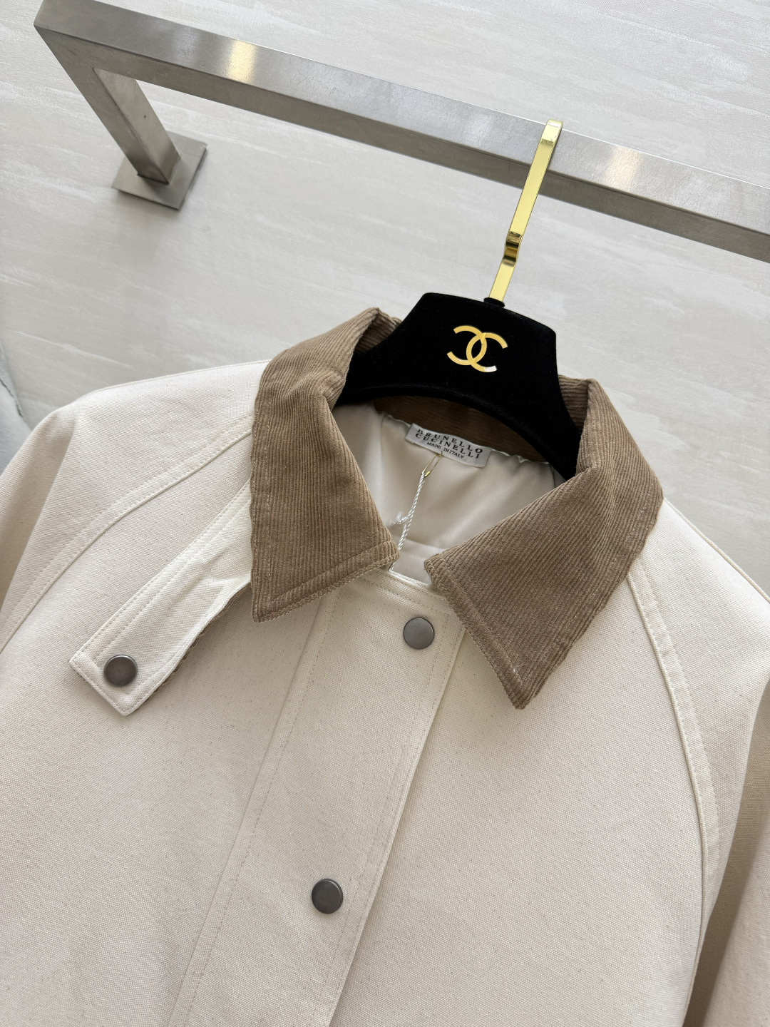 Brunello Cucinell♡²⁶ 灯芯绒领工装夹克 温柔奶白 复古灯芯绒领 一眼沦陷的松弛感✨挺