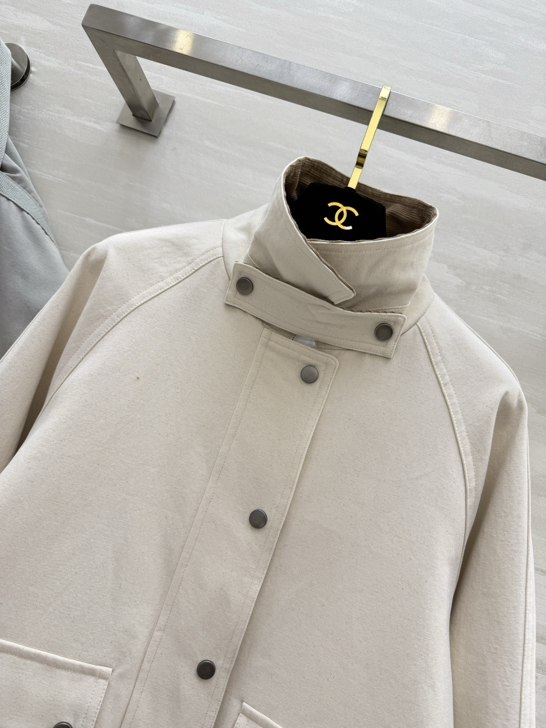 Brunello Cucinell♡²⁶ 灯芯绒领工装夹克 温柔奶白 复古灯芯绒领 一眼沦陷的松弛感✨挺