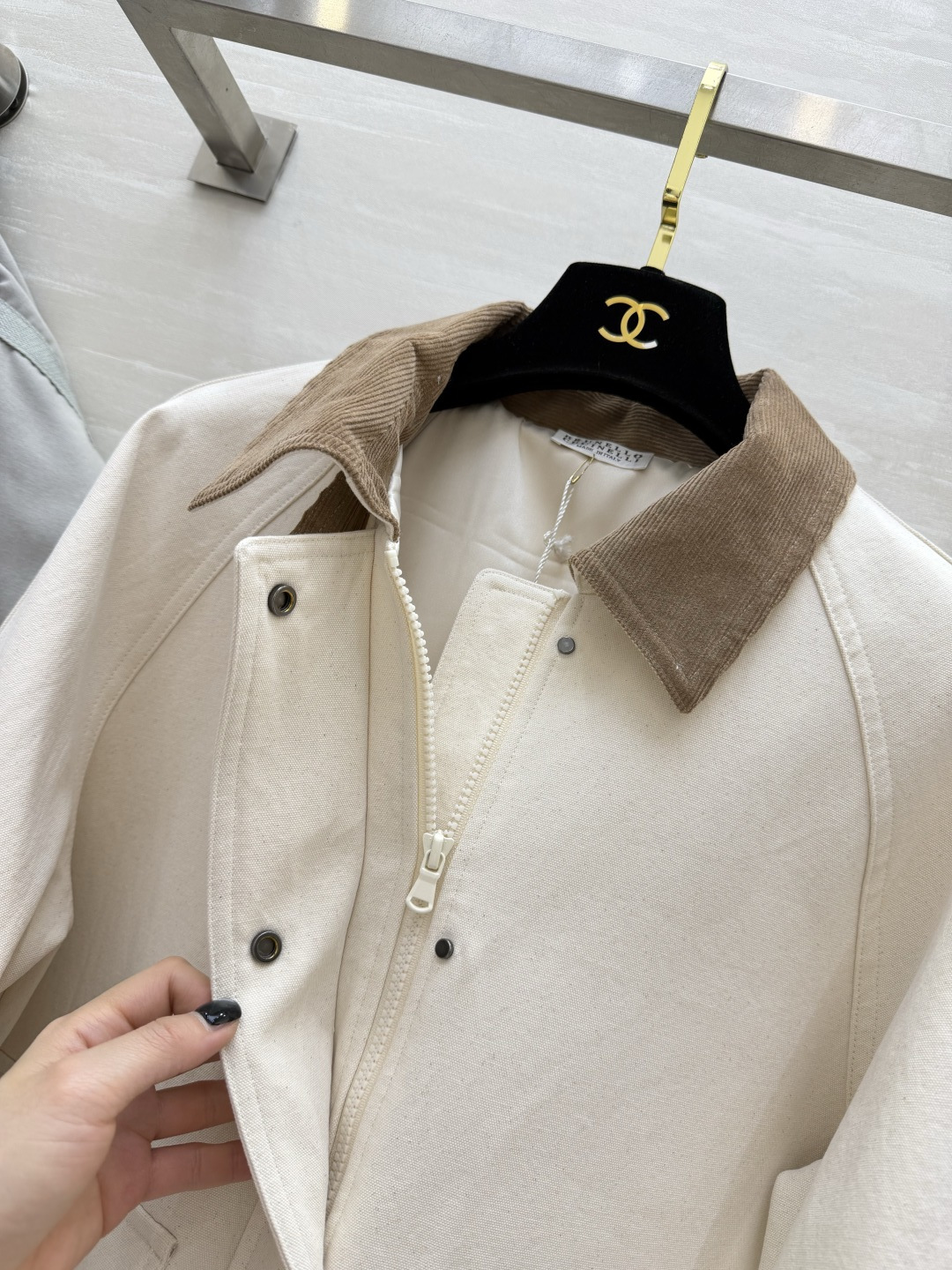 Brunello Cucinell♡²⁶ 灯芯绒领工装夹克 温柔奶白 复古灯芯绒领 一眼沦陷的松弛感✨挺