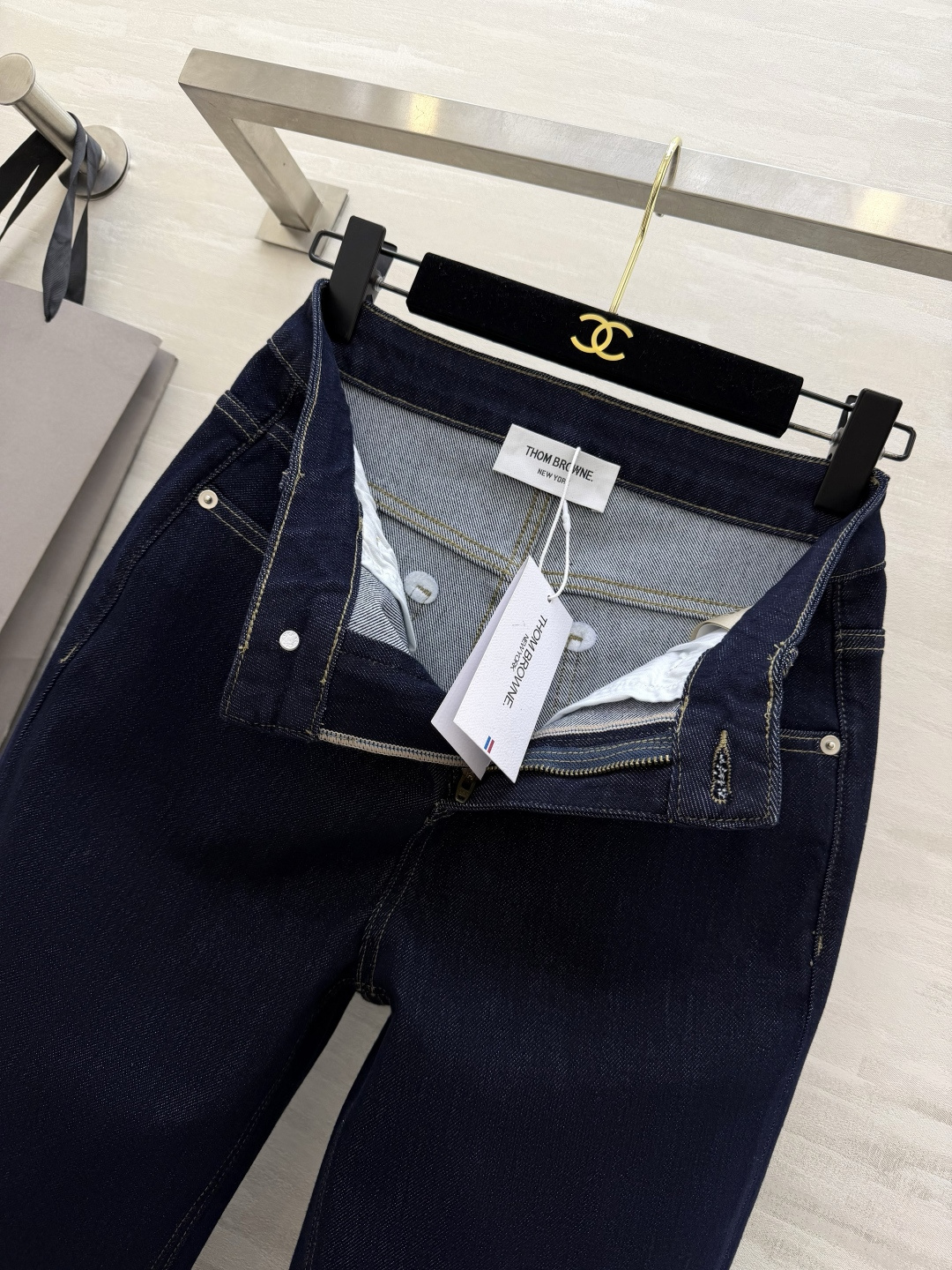 Thom Brown♡²⁶丹宁微喇牛仔裤 藏青丹宁的高级感 永远不会过时✨高腰微喇版型 利落修饰腿型 秒