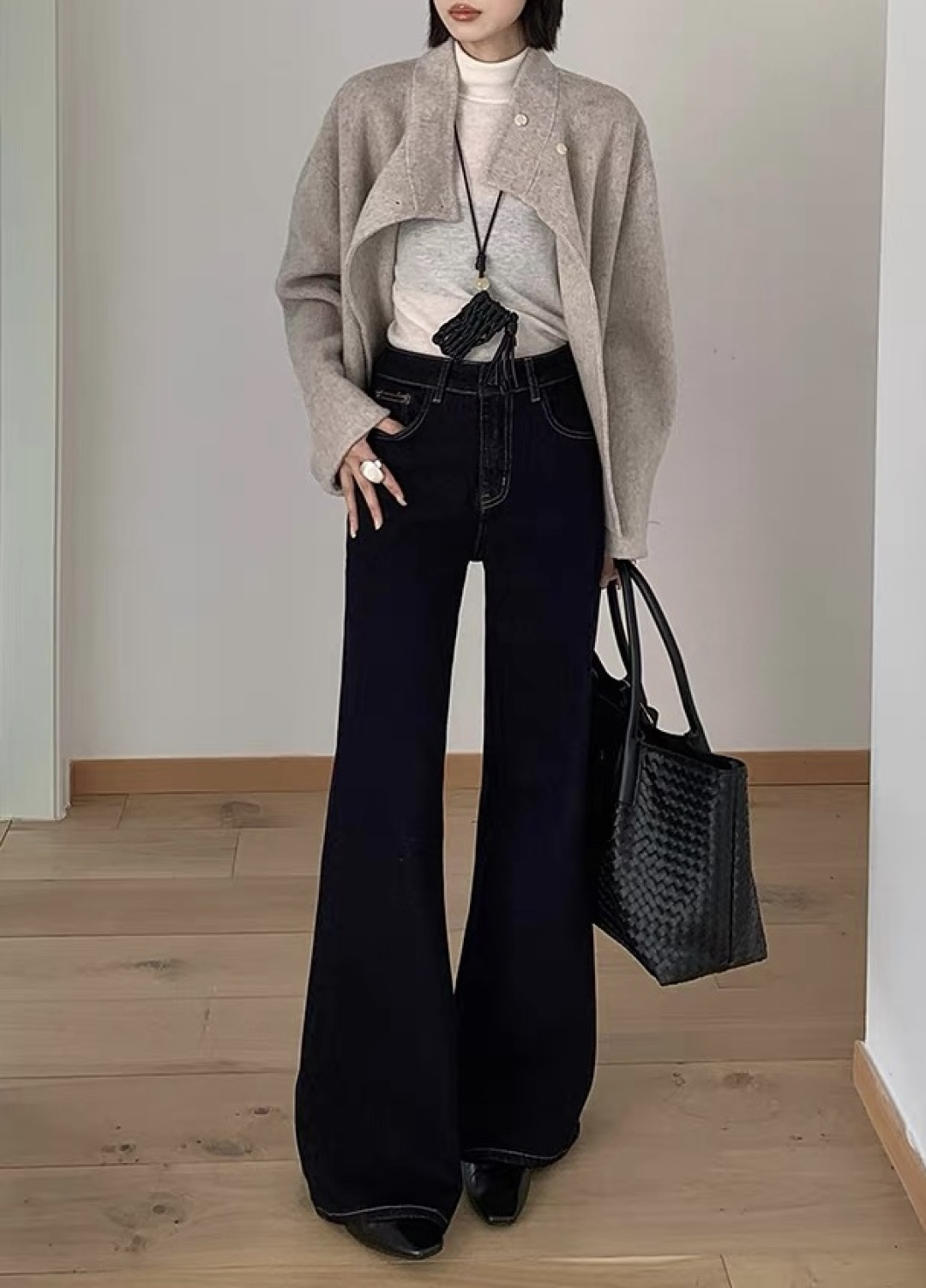 Thom Brown♡²⁶丹宁微喇牛仔裤 藏青丹宁的高级感 永远不会过时✨高腰微喇版型 利落修饰腿型 秒