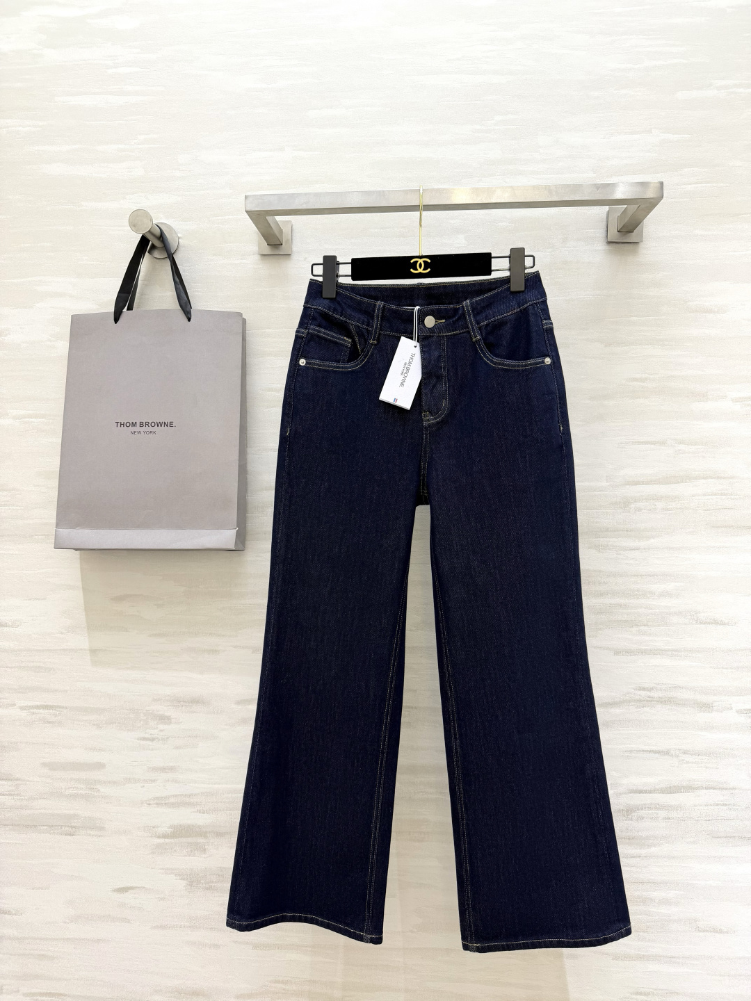 Thom Brown♡²⁶丹宁微喇牛仔裤 藏青丹宁的高级感 永远不会过时✨高腰微喇版型 利落修饰腿型 秒