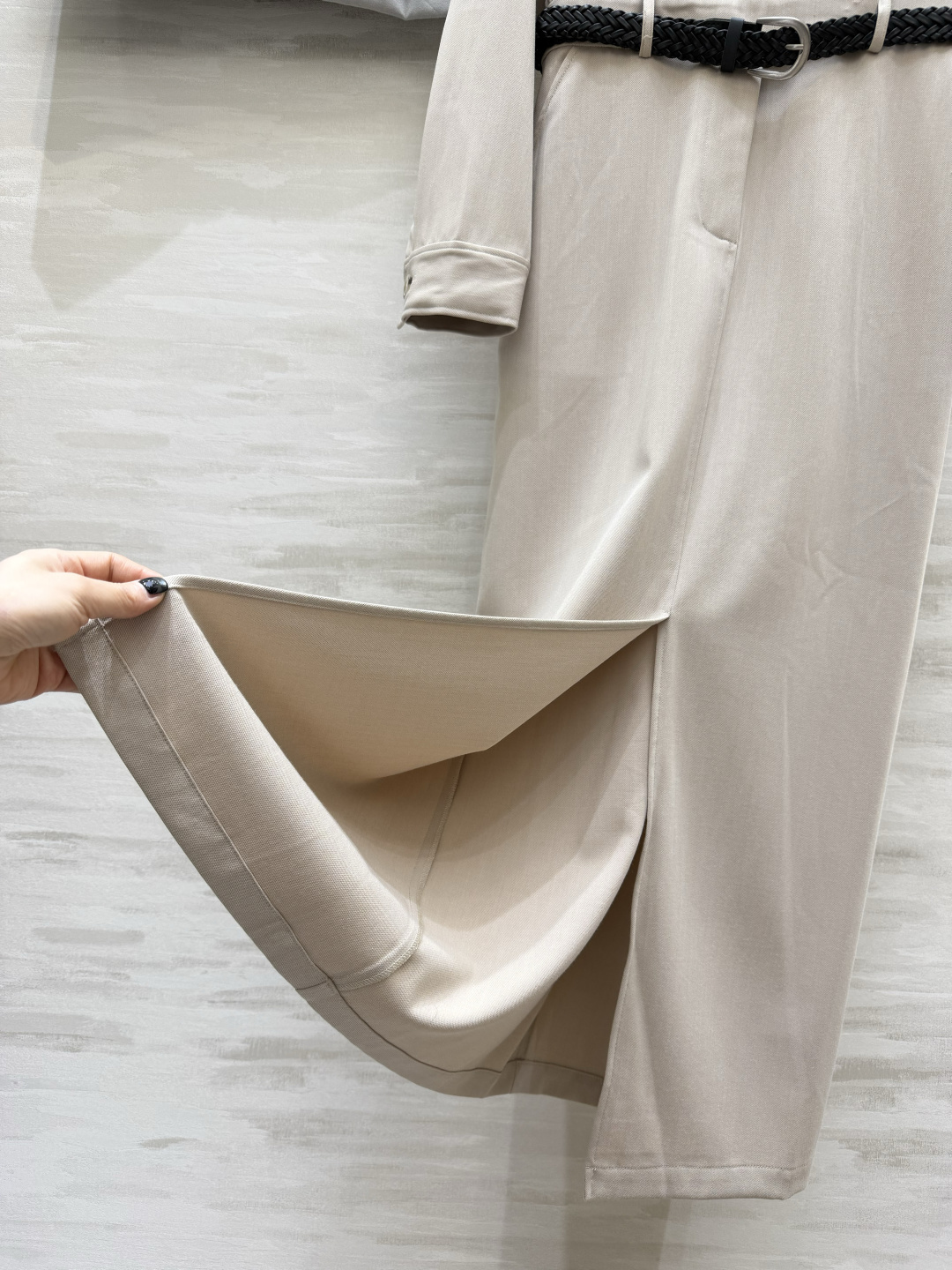 Brunello Cucinell♡²⁶春夏女装系列职场氛围感拉满 西装式连衣裙利落翻领+肩章设计，自带