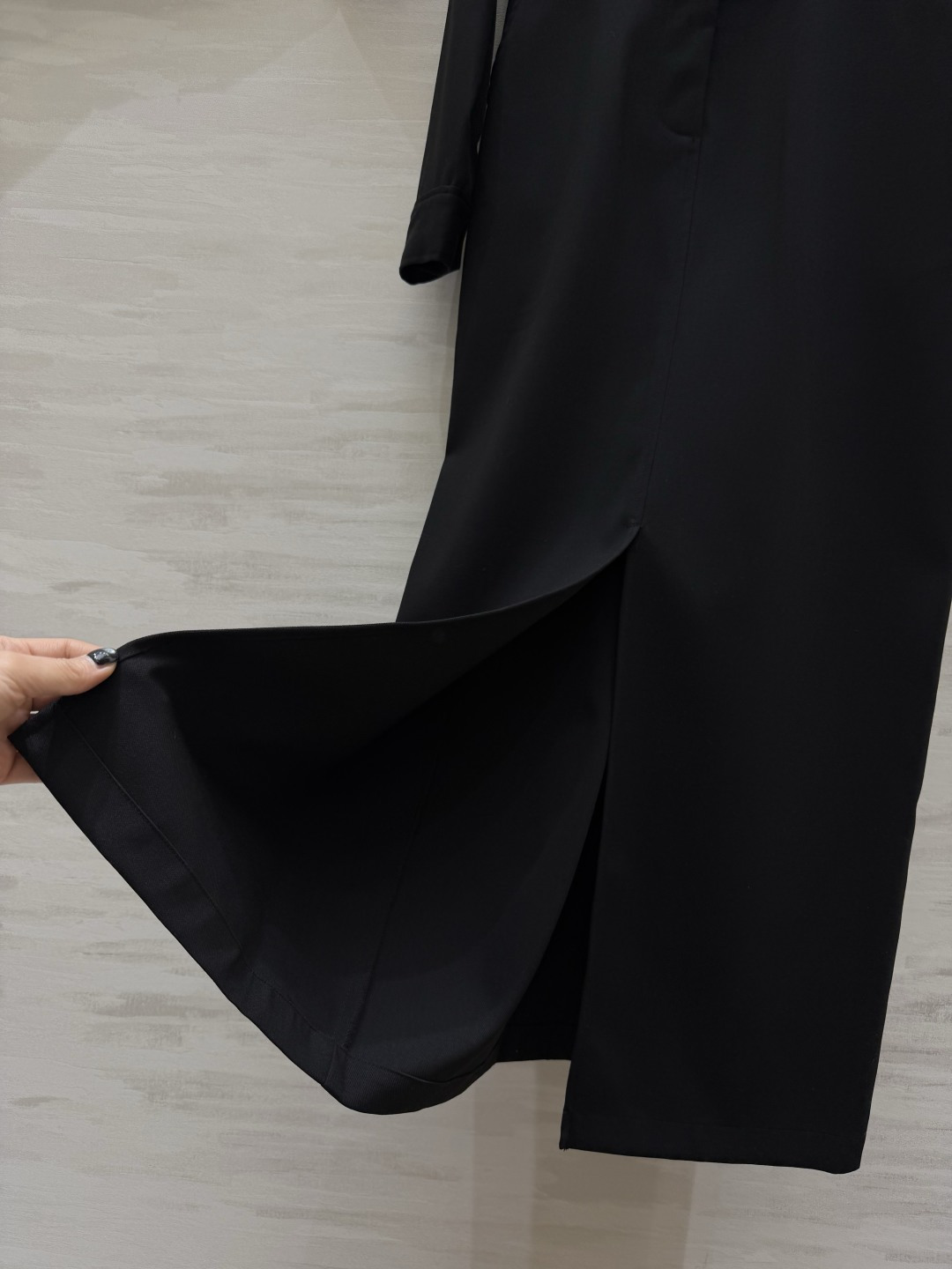 Brunello Cucinell♡²⁶春夏女装系列职场氛围感拉满 西装式连衣裙利落翻领+肩章设计，自带