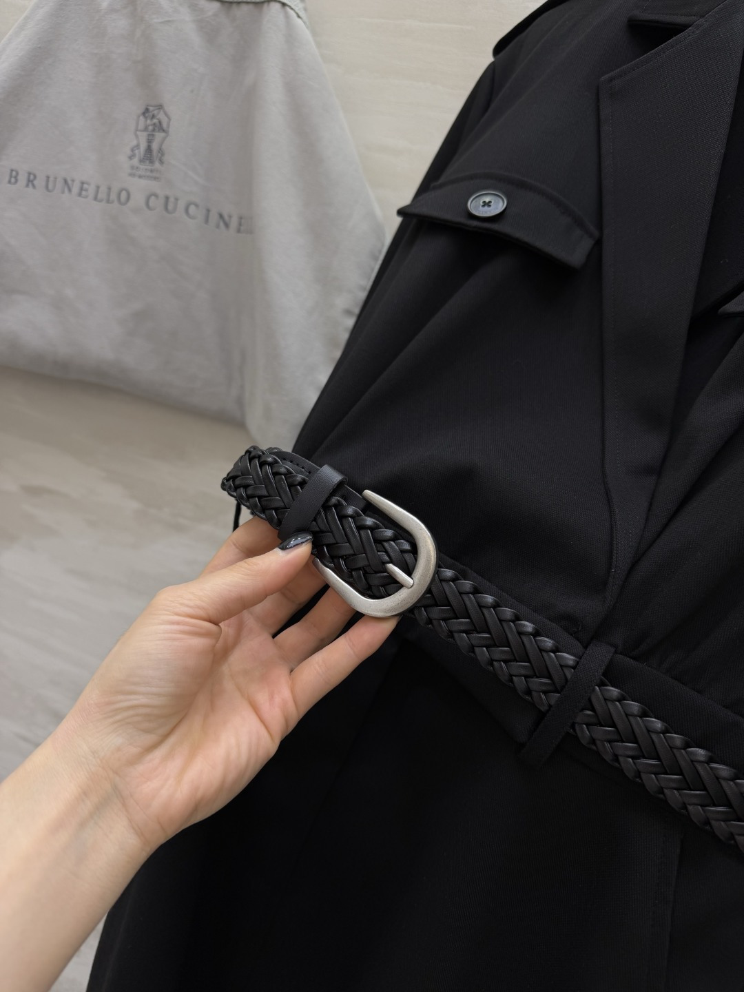 Brunello Cucinell♡²⁶春夏女装系列职场氛围感拉满 西装式连衣裙利落翻领+肩章设计，自带