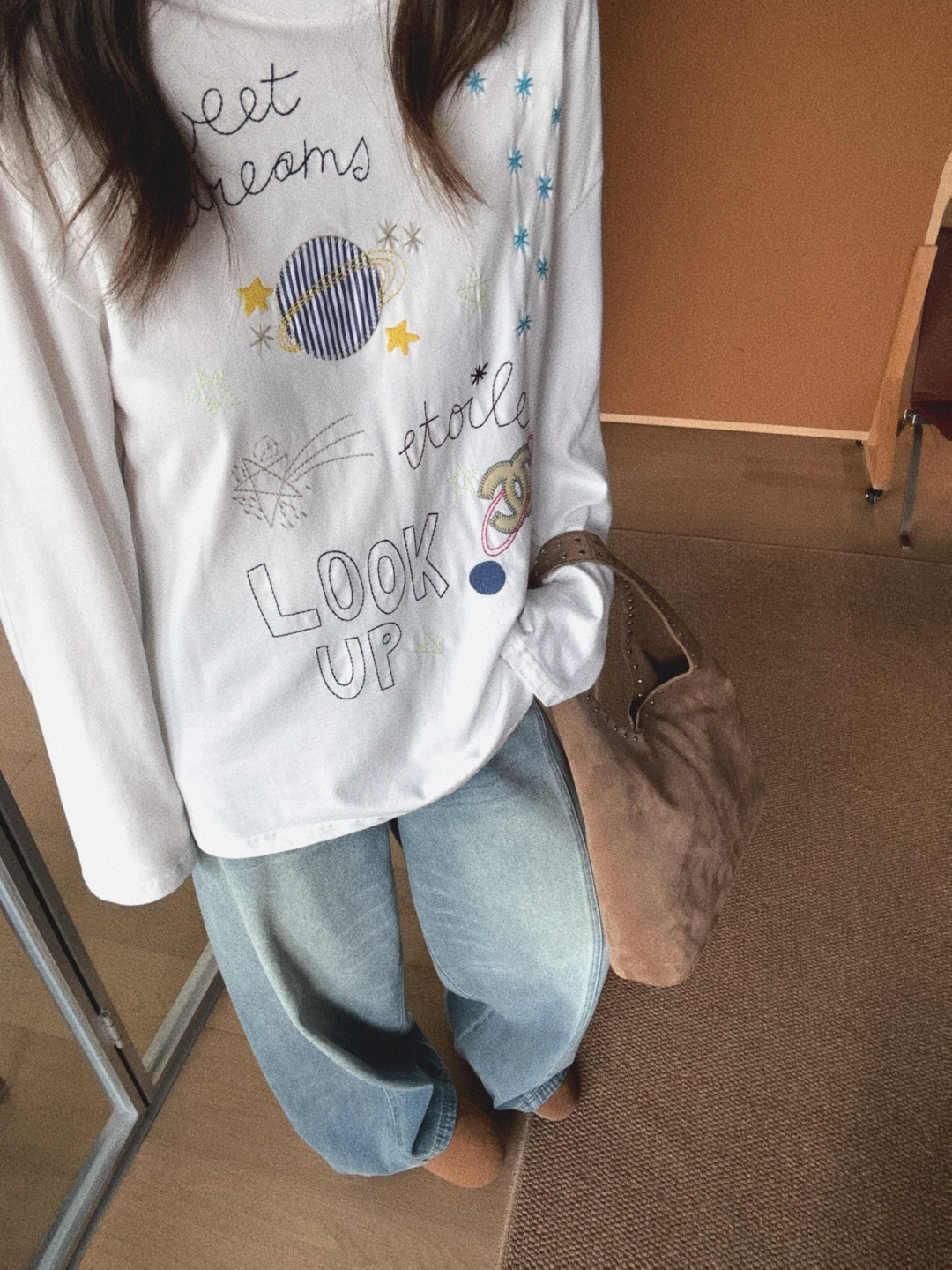 ✨ 把星空和温柔穿在身上#Chane♡²⁶星空刺绣长袖Tee软fufu纯棉面料，贴肤又透气手绘感星球、星