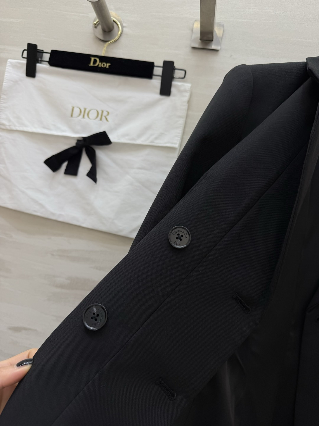 #Dio♡²⁶新款西装式连衣裙 利落剪裁 × 百褶裙摆西装裙的高级感 藏在每一处剪裁里 灰调温柔 黑调利