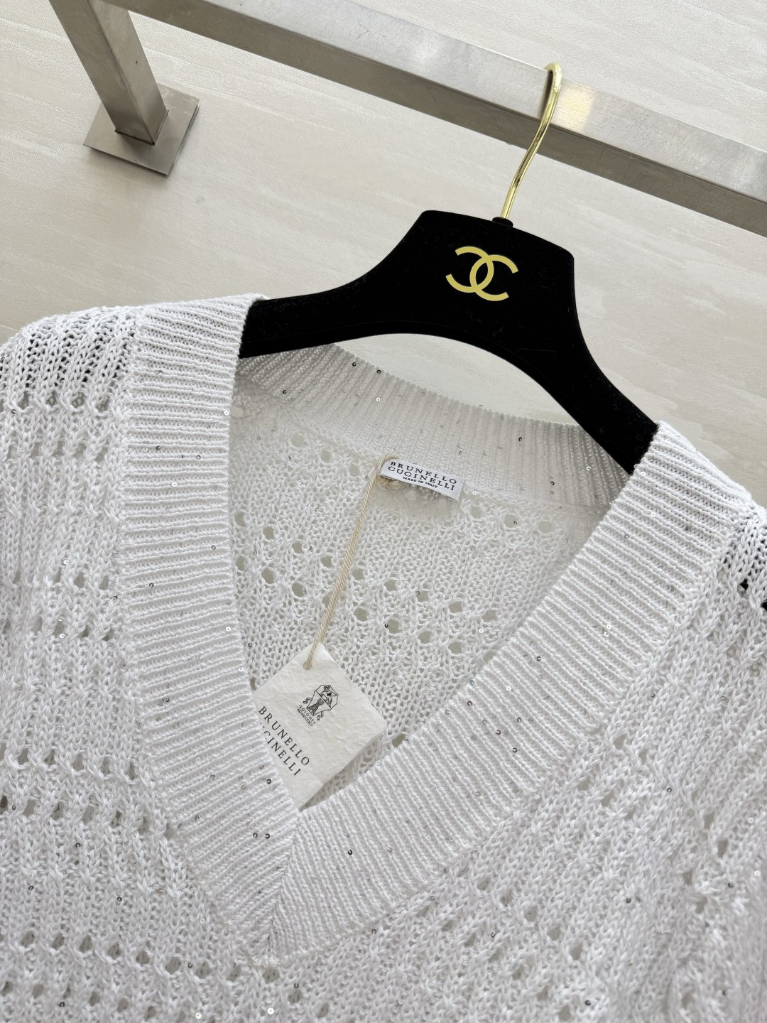 #Brunello Cucinell♡²⁶ss V领镂空针织 干干净净的白色治愈系 定制亚麻亮片纱线🧶 