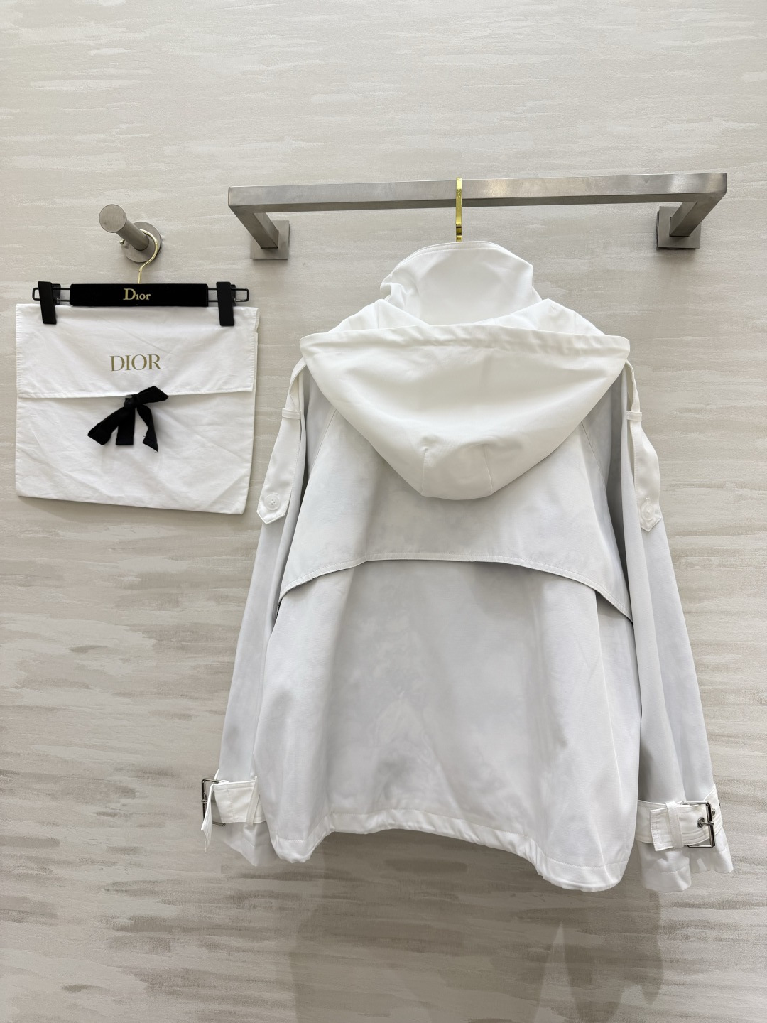 #DIO♡²⁶新款连帽风衣外套 利落剪裁 自带松弛感 白/黑双色可选！防风又显瘦 通勤休闲都适配简约高级