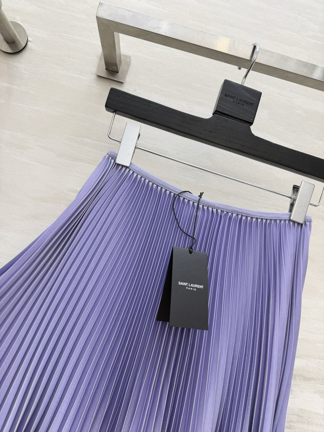 Saint Lauren♡²⁶春夏新款 ysl百褶半裙 定制醋酸混纺面料垂坠感与光泽度满分 裙摆层次丰富