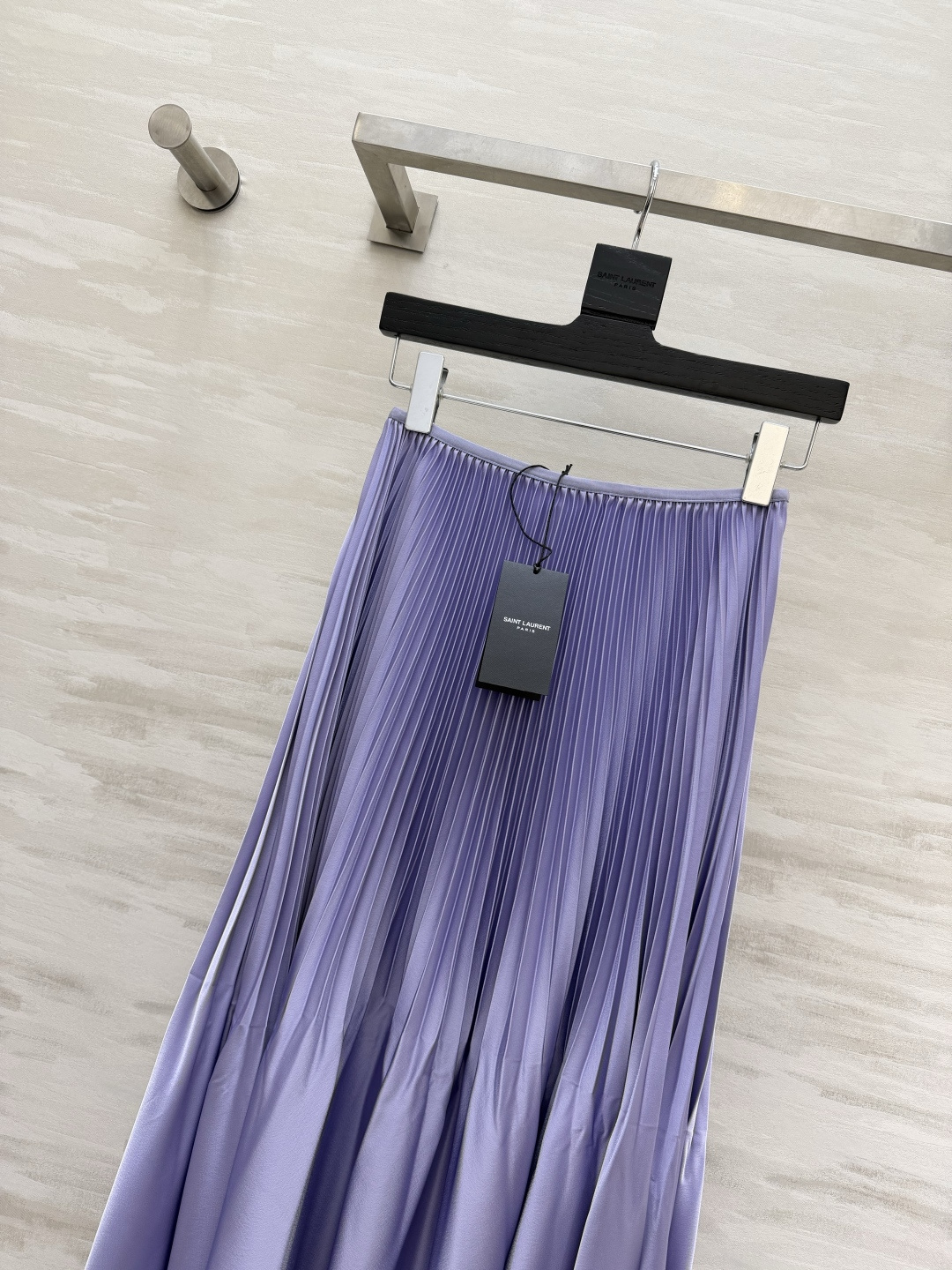 Saint Lauren♡²⁶春夏新款 ysl百褶半裙 定制醋酸混纺面料垂坠感与光泽度满分 裙摆层次丰富