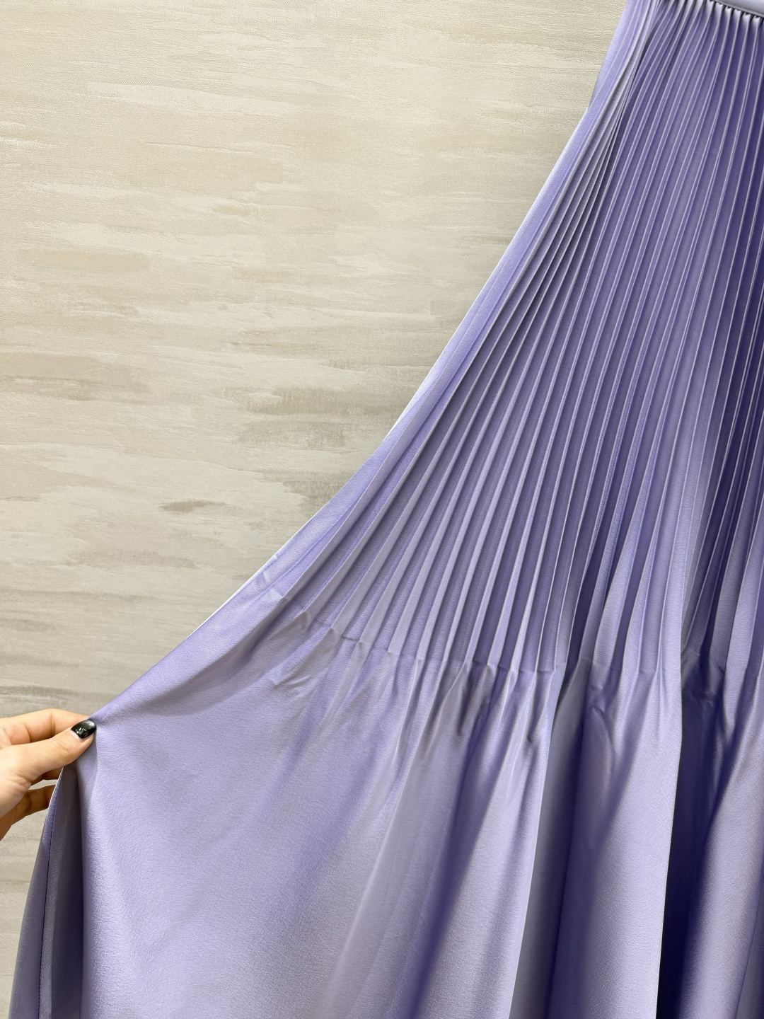 Saint Lauren♡²⁶春夏新款 ysl百褶半裙 定制醋酸混纺面料垂坠感与光泽度满分 裙摆层次丰富