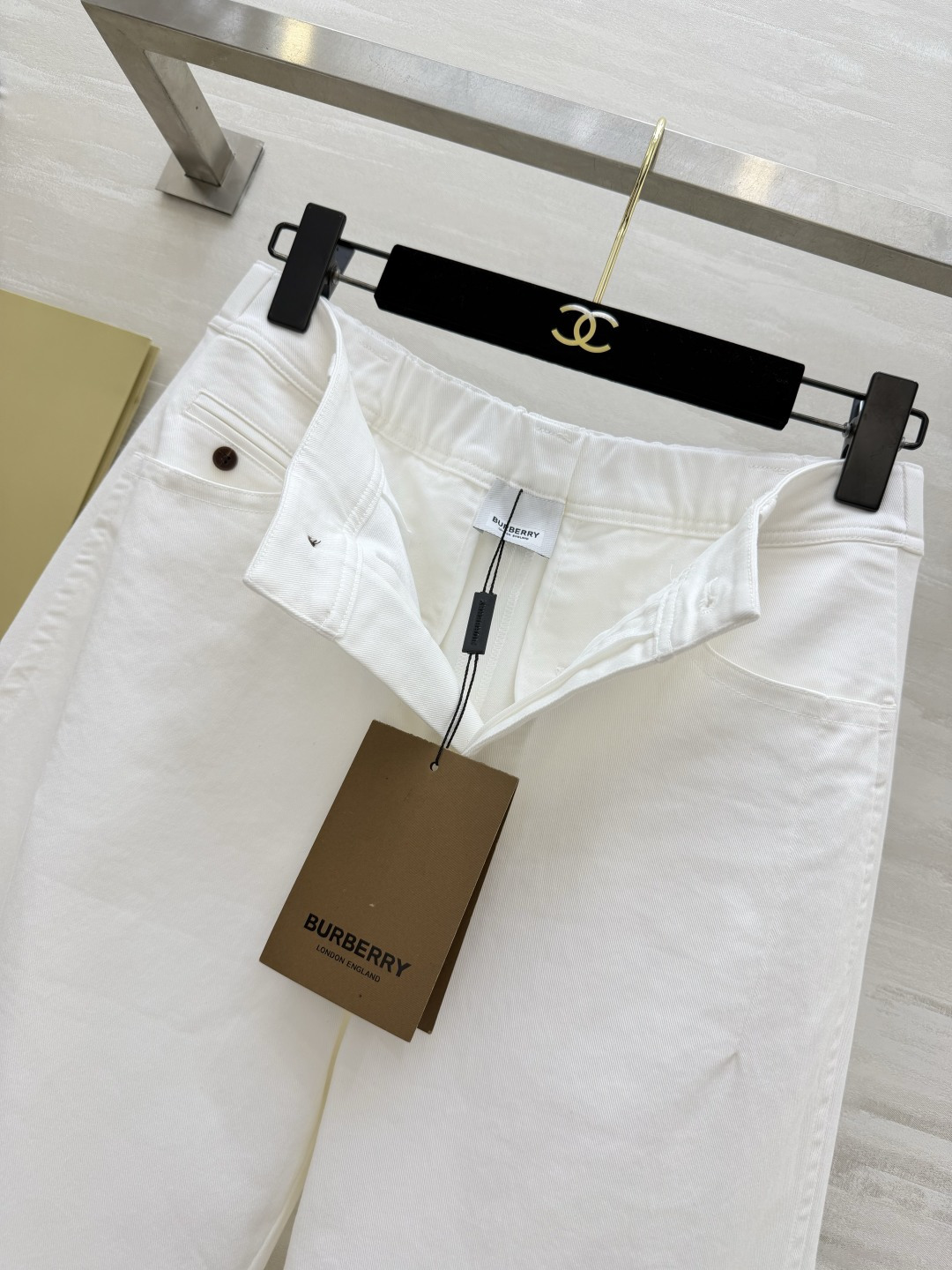 #Burberr²⁶直筒裤 黑白双色经典永存 黄金裤长｜修饰腿型一绝 小个子也能轻松驾驭 利落阔腿剪裁｜