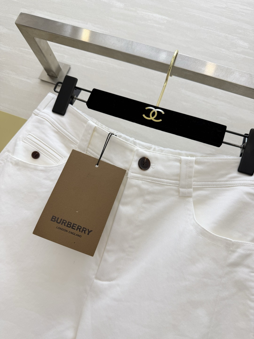 #Burberr²⁶直筒裤 黑白双色经典永存 黄金裤长｜修饰腿型一绝 小个子也能轻松驾驭 利落阔腿剪裁｜