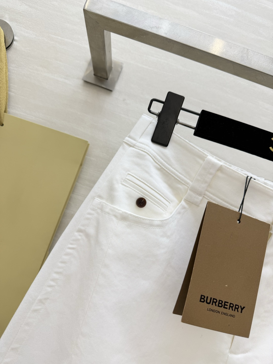 #Burberr²⁶直筒裤 黑白双色经典永存 黄金裤长｜修饰腿型一绝 小个子也能轻松驾驭 利落阔腿剪裁｜