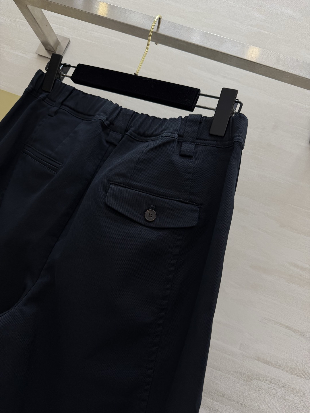 #Burberr²⁶直筒裤 黑白双色经典永存 黄金裤长｜修饰腿型一绝 小个子也能轻松驾驭 利落阔腿剪裁｜