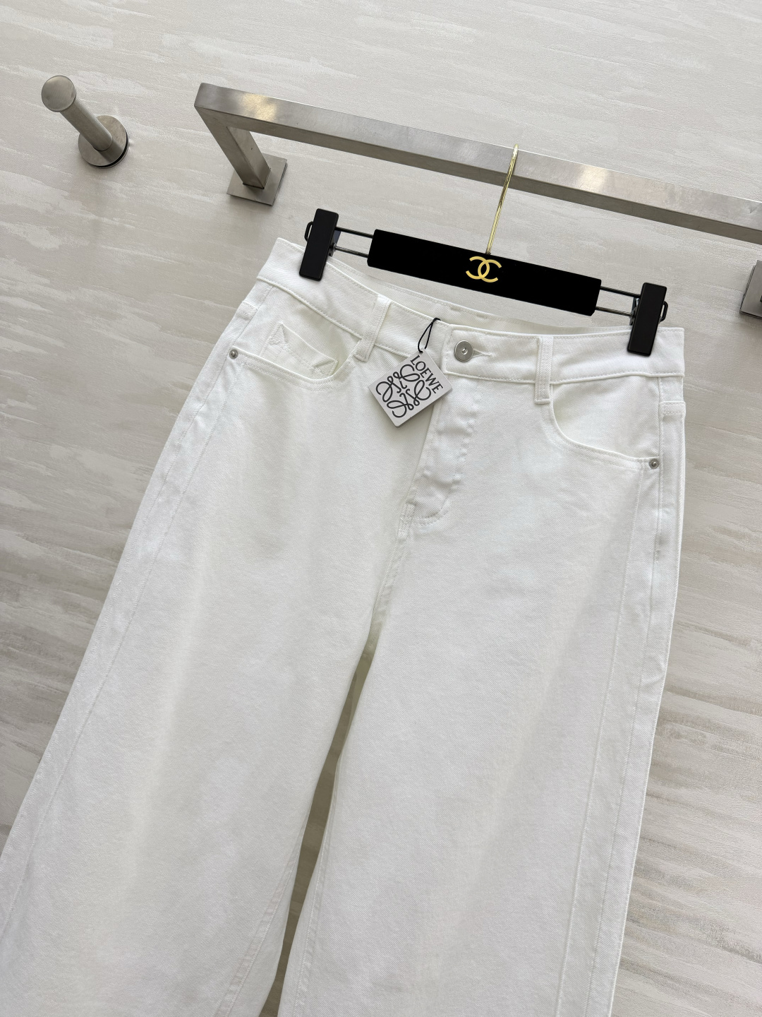 ✨ 年度封神｜#Loew♡百搭阔腿神裤白/牛仔蓝！利落的阔腿剪裁+利落裤脚藏肉显瘦，不挑腿型 高弹牛仔面