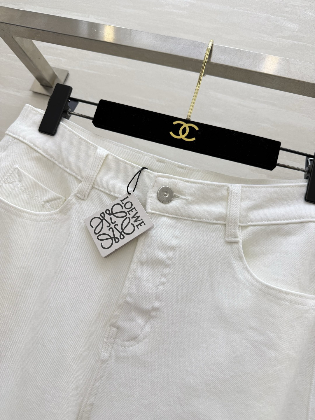 ✨ 年度封神｜#Loew♡百搭阔腿神裤白/牛仔蓝！利落的阔腿剪裁+利落裤脚藏肉显瘦，不挑腿型 高弹牛仔面