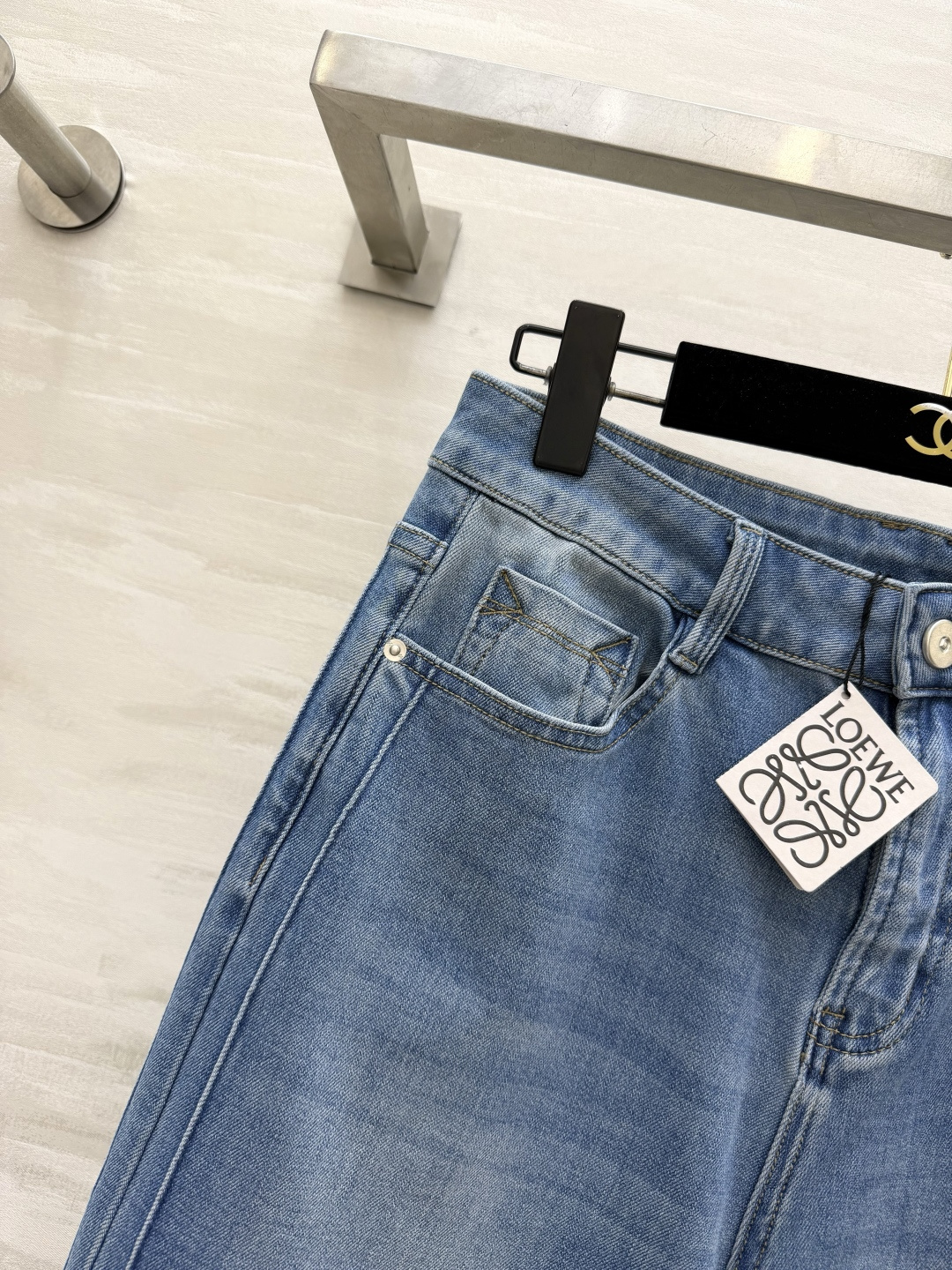 ✨ 年度封神｜#Loew♡百搭阔腿神裤白/牛仔蓝！利落的阔腿剪裁+利落裤脚藏肉显瘦，不挑腿型 高弹牛仔面