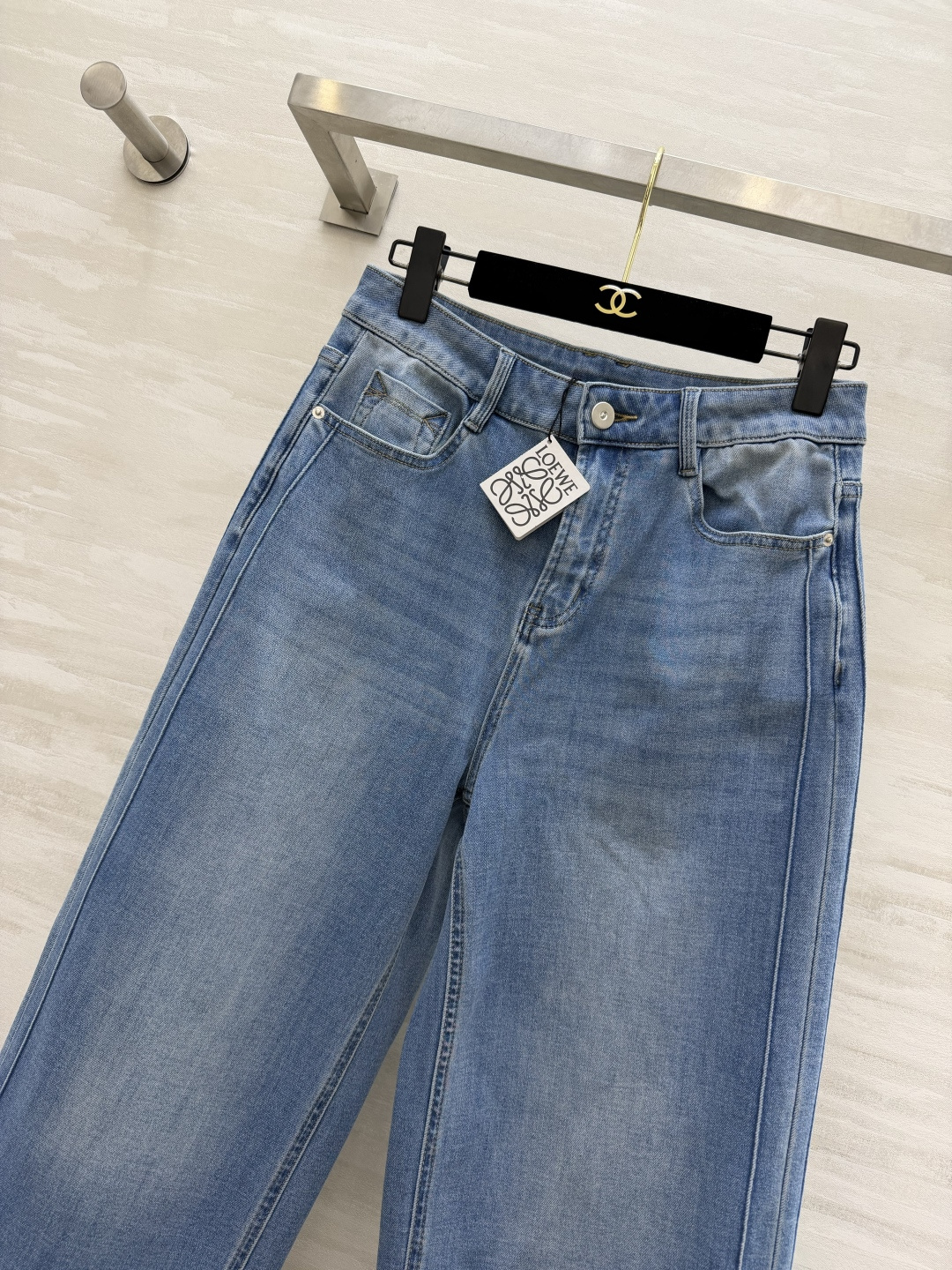 ✨ 年度封神｜#Loew♡百搭阔腿神裤白/牛仔蓝！利落的阔腿剪裁+利落裤脚藏肉显瘦，不挑腿型 高弹牛仔面