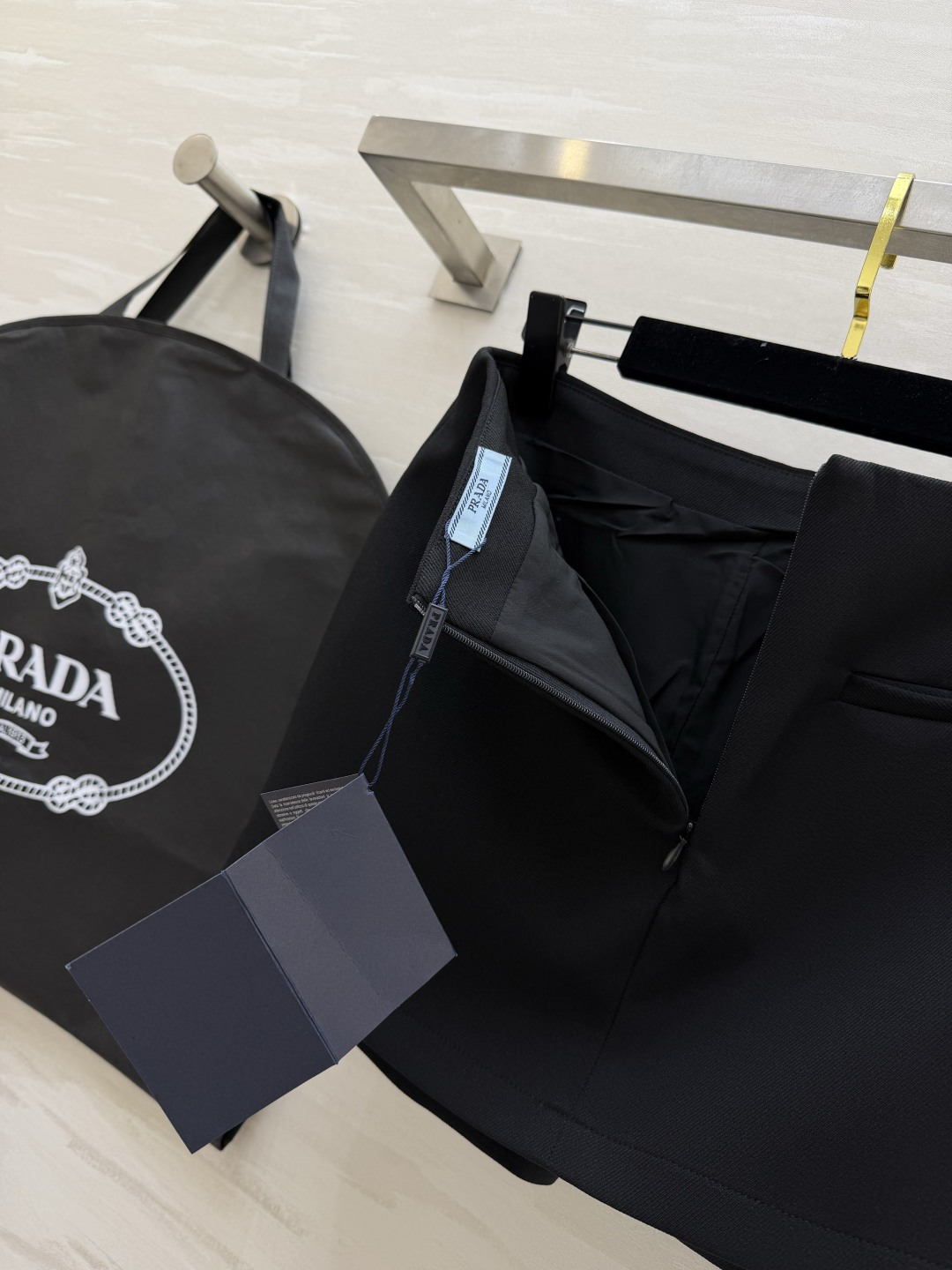 #Prad♡新款裤裙 俏皮时髦 内里防走光安全裤设计 立体剪裁版型 高品质定制 现货首发size：S/M