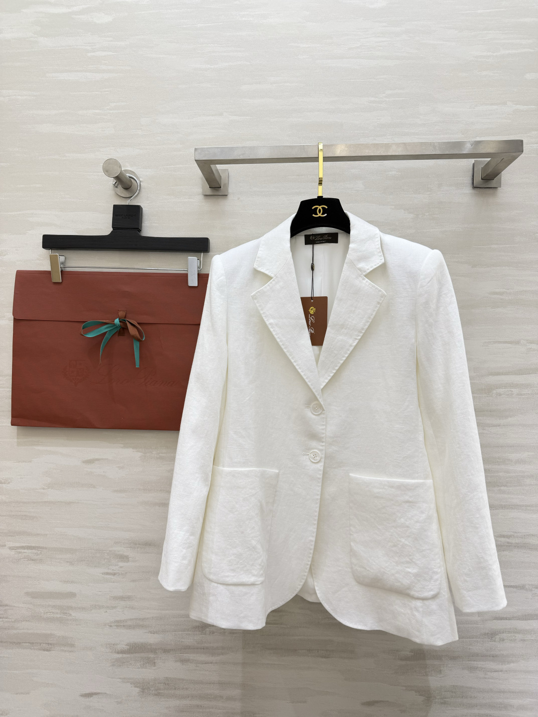Loro Piana²⁶ 亚麻西装✨白/驼双色可选 天然亚麻肌理 透气又垂顺 利落剪裁+大口袋设计 松弛