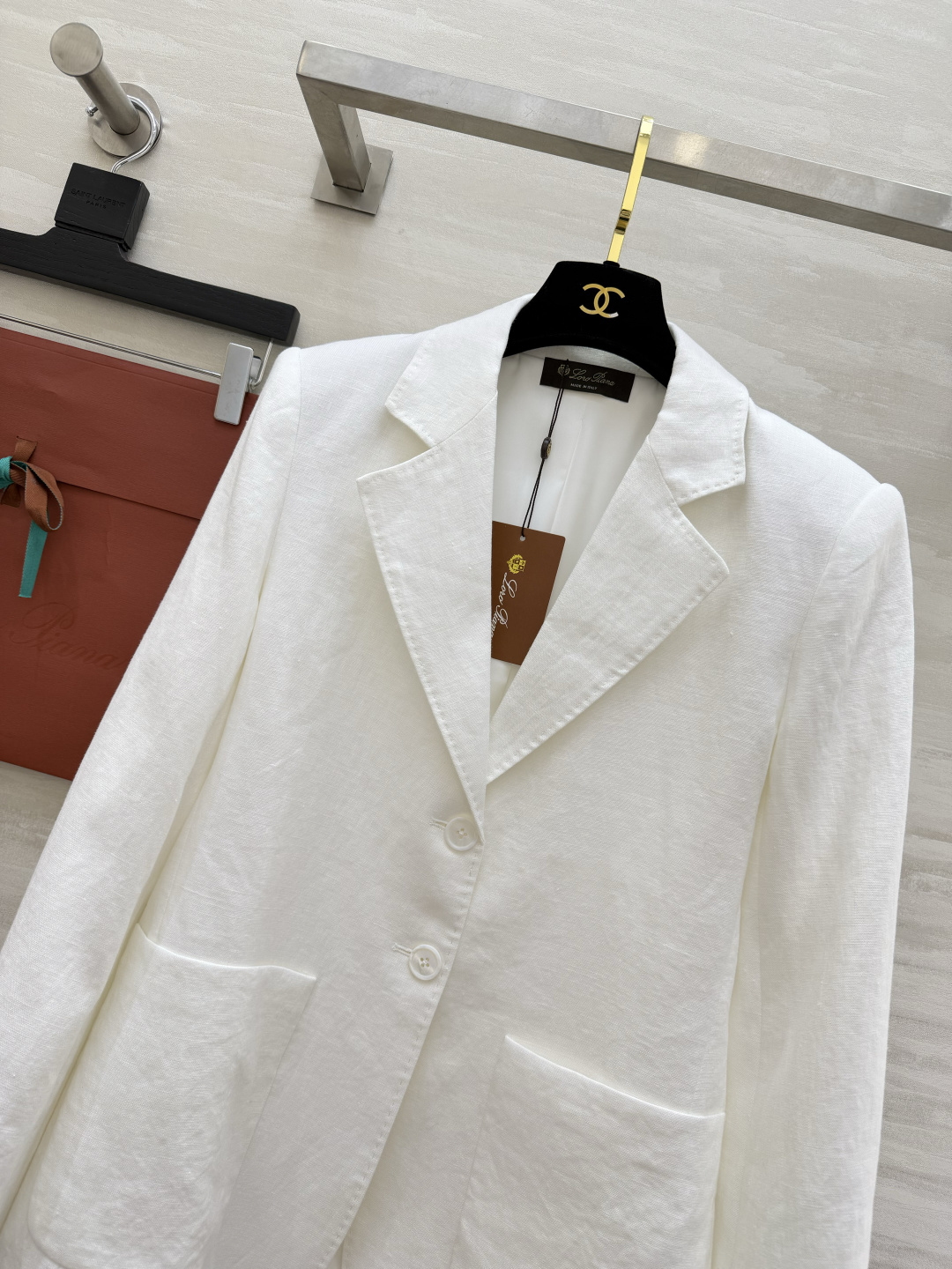 Loro Piana²⁶ 亚麻西装✨白/驼双色可选 天然亚麻肌理 透气又垂顺 利落剪裁+大口袋设计 松弛