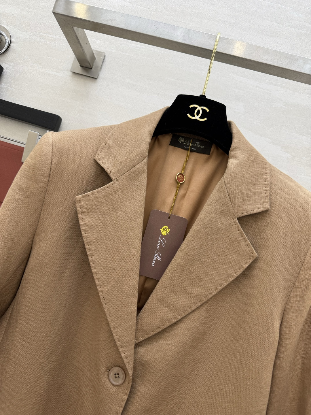 Loro Piana²⁶ 亚麻西装✨白/驼双色可选 天然亚麻肌理 透气又垂顺 利落剪裁+大口袋设计 松弛