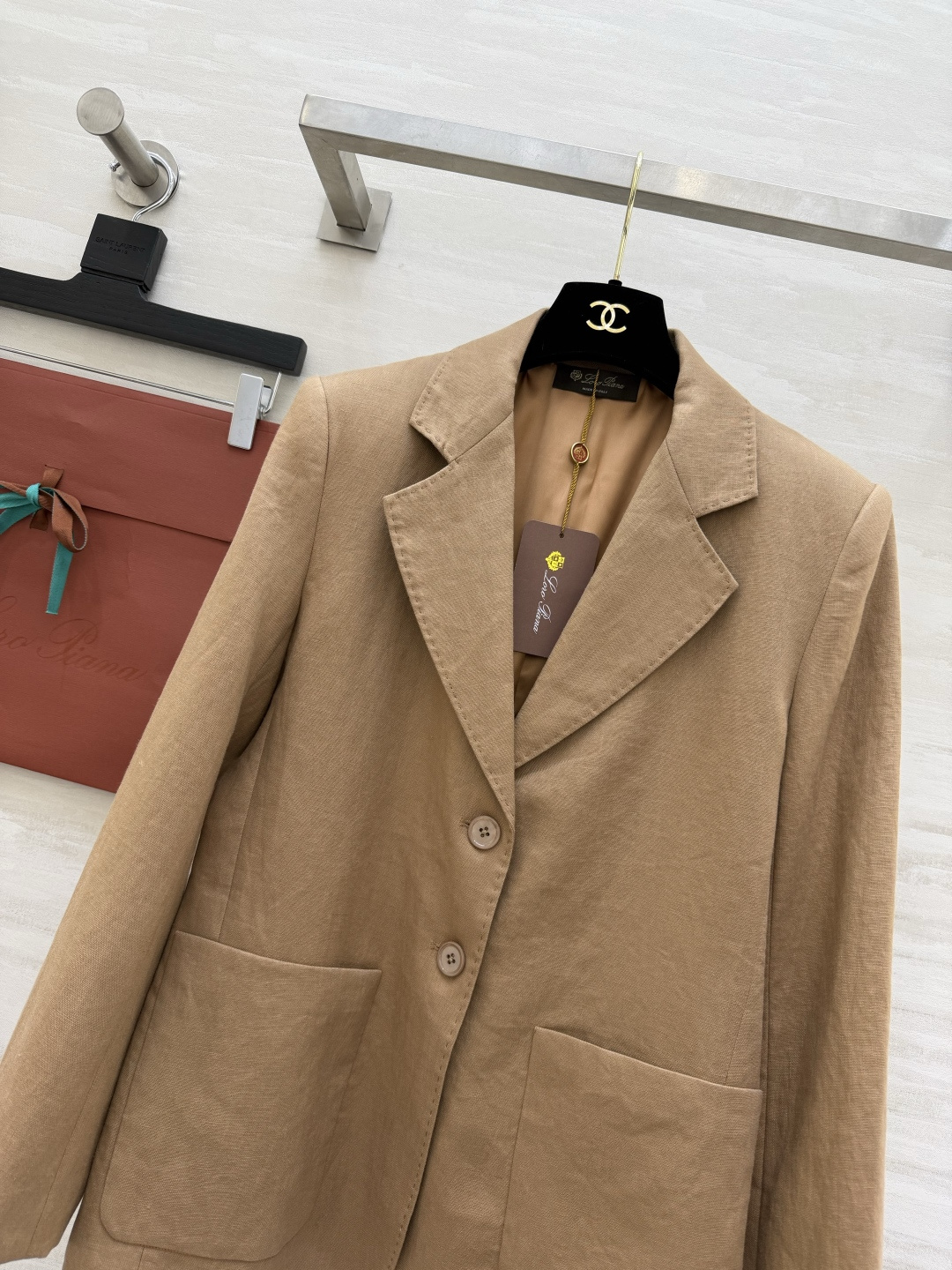 Loro Piana²⁶ 亚麻西装✨白/驼双色可选 天然亚麻肌理 透气又垂顺 利落剪裁+大口袋设计 松弛