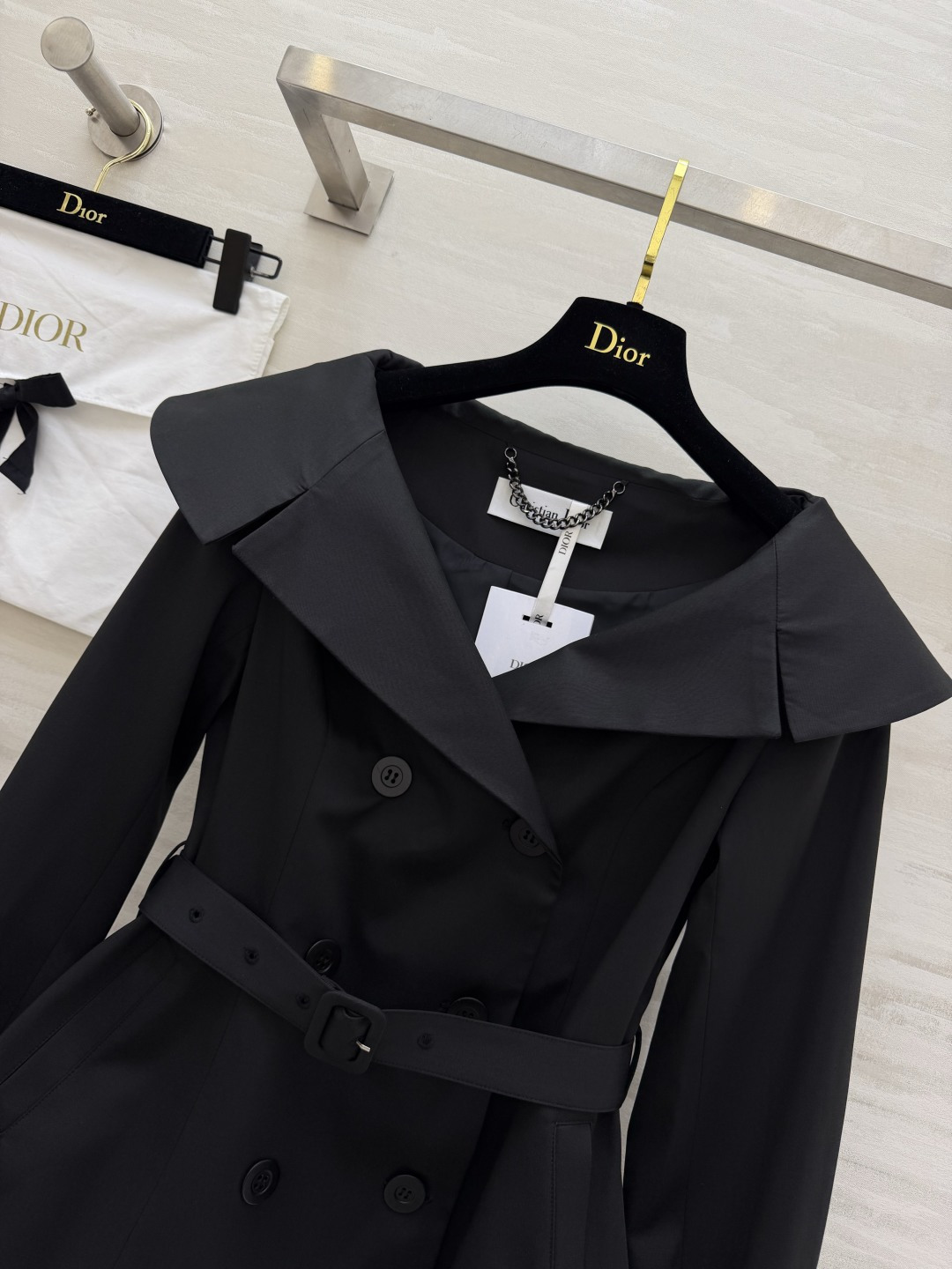 #Dio♡²⁶短款风衣｜小个子天菜版型✨大翻领+收腰腰带，一秒掐出腰线卡其色温柔复古，黑色酷飒干练通勤/