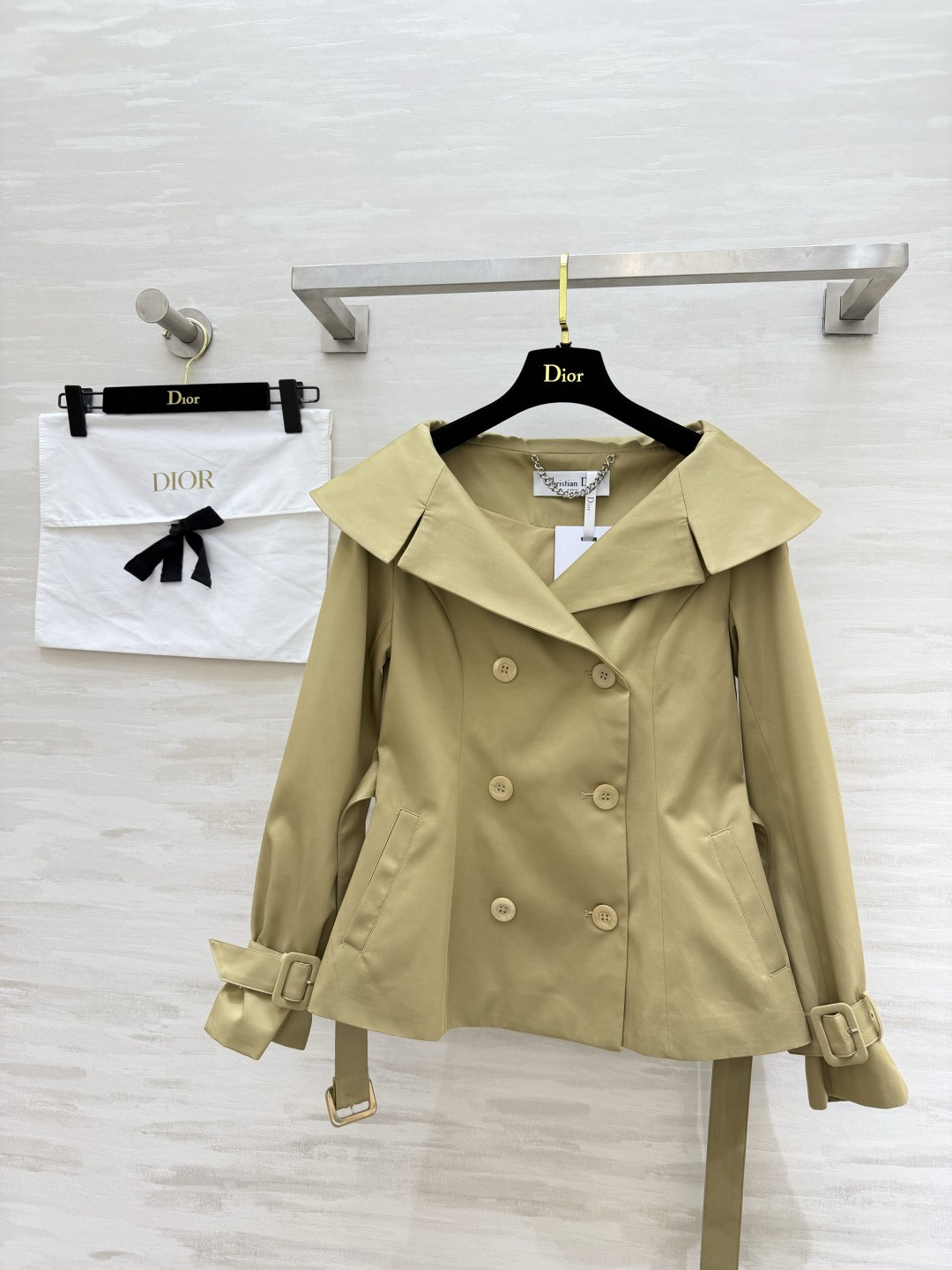 #Dio♡²⁶短款风衣｜小个子天菜版型✨大翻领+收腰腰带，一秒掐出腰线卡其色温柔复古，黑色酷飒干练通勤/