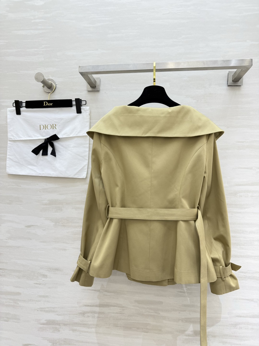 #Dio♡²⁶短款风衣｜小个子天菜版型✨大翻领+收腰腰带，一秒掐出腰线卡其色温柔复古，黑色酷飒干练通勤/