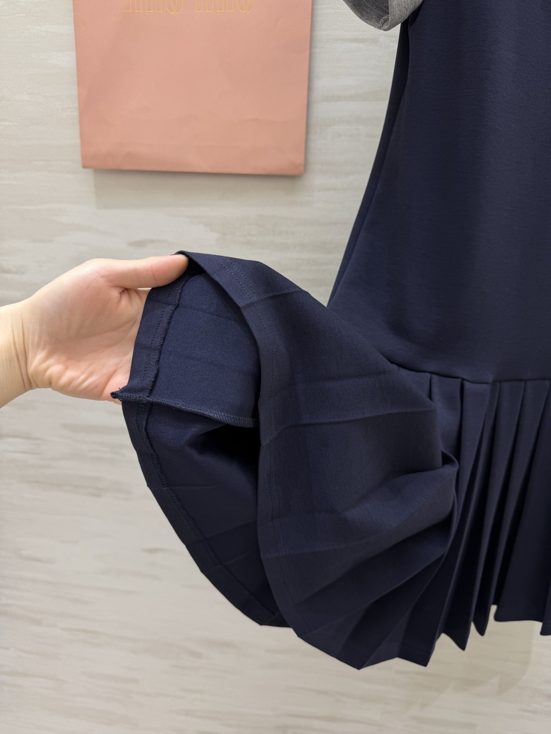 ✨ Miu系 学院风Polo百褶裙 撞色拼接设计 上浅下深的经典配色 干净又显气质 Polo领+半拉链 