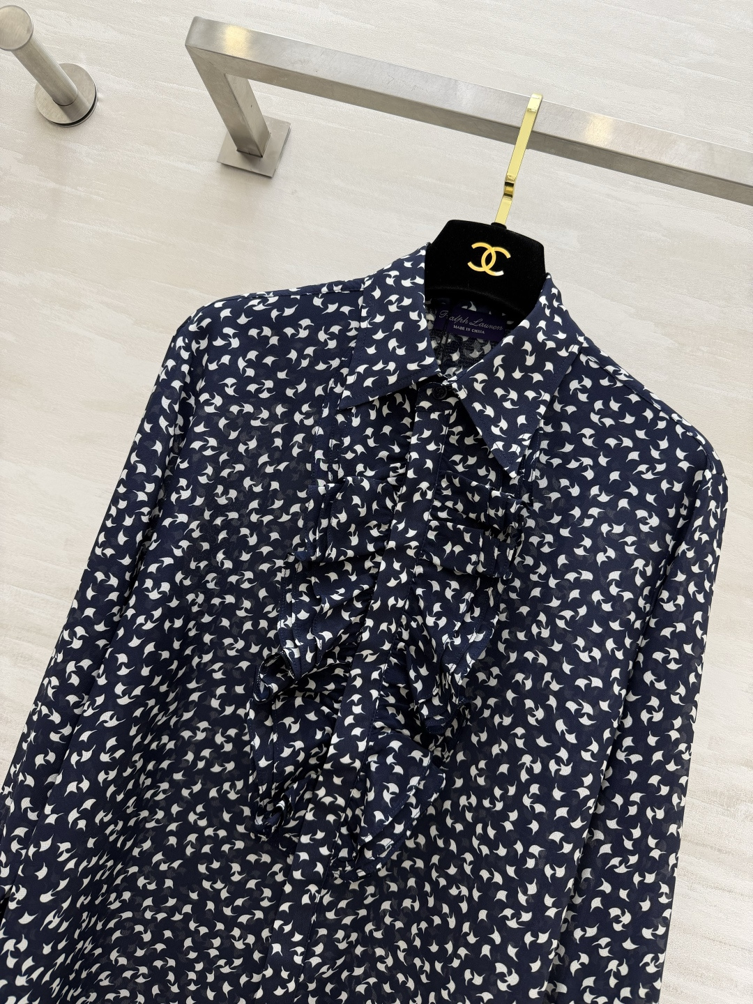 #Ralph Lauren²⁶ss紫标系列 藏青底真丝碎花衬衣 荷叶边真丝把浪漫刻进骨子里 前襟褶皱荷叶