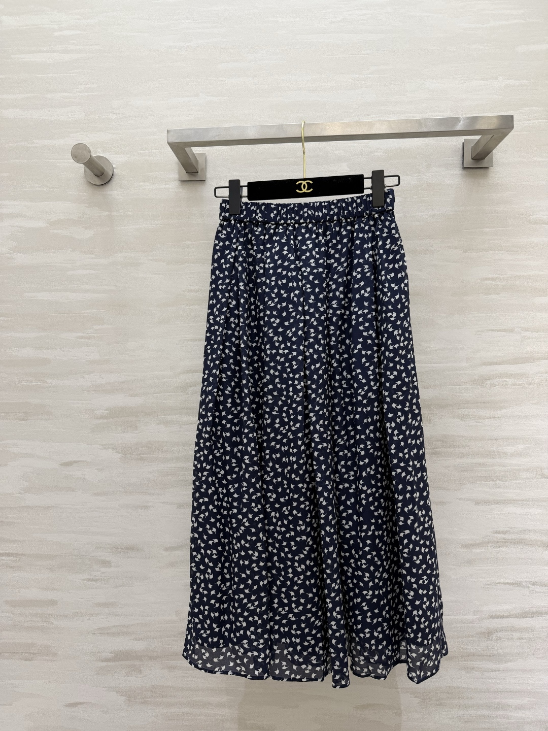 #Ralph Lauren²⁶ss紫标系列 藏青底真丝碎花半裙 碎花真丝把浪漫刻进骨子里 温柔又灵动 自