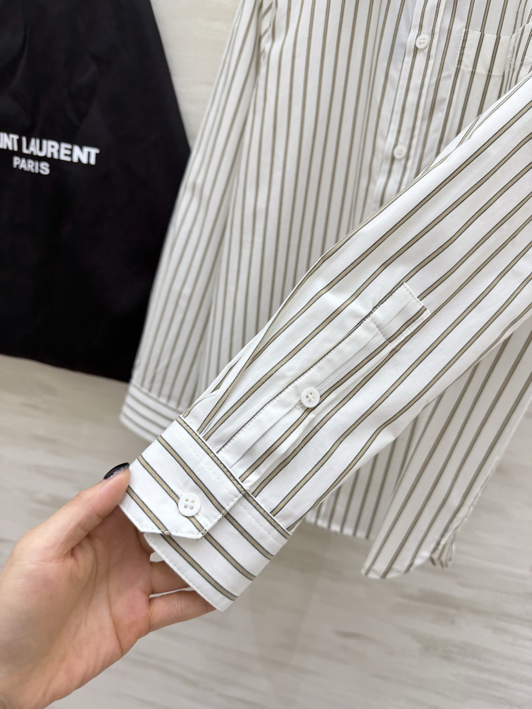 Saint Laurent/ysl条纹衬衫｜永不过时的经典🖤橄榄绿细条纹+干净白底色自带慵懒高级的法式氛