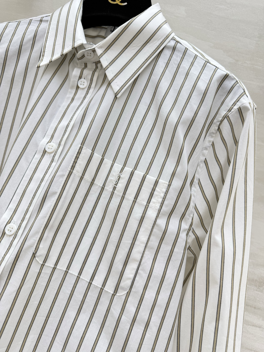 Saint Laurent/ysl条纹衬衫｜永不过时的经典🖤橄榄绿细条纹+干净白底色自带慵懒高级的法式氛