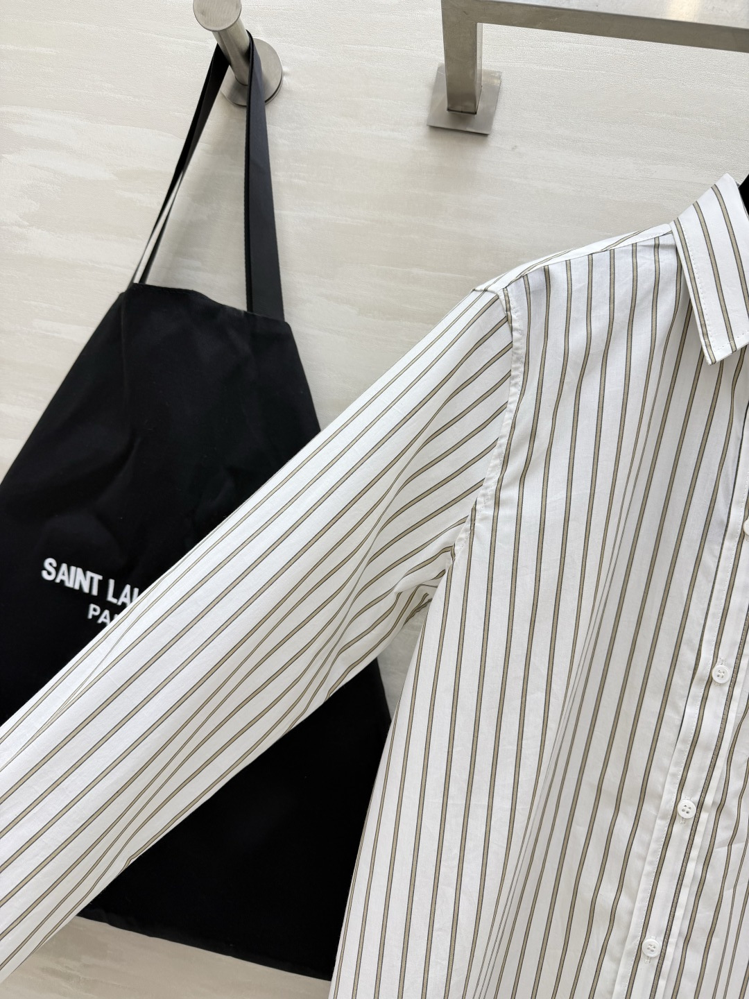 Saint Laurent/ysl条纹衬衫｜永不过时的经典🖤橄榄绿细条纹+干净白底色自带慵懒高级的法式氛