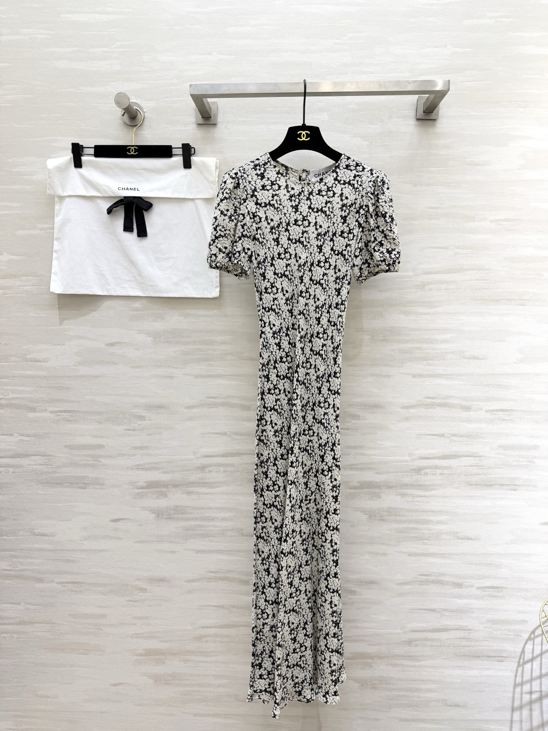 #CHAN♡²⁶ss 优雅高级感 人丝双绉泡泡袖袖连衣裙 优雅温婉印花 气质泡泡袖 X型线条剪裁 圆领设