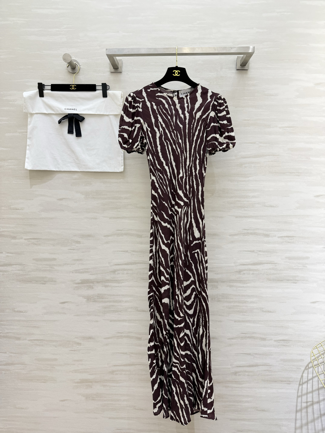 #CHAN♡²⁶ss 优雅高级感 人丝双绉泡泡袖袖连衣裙 优雅温婉印花 气质泡泡袖 X型线条剪裁 圆领设