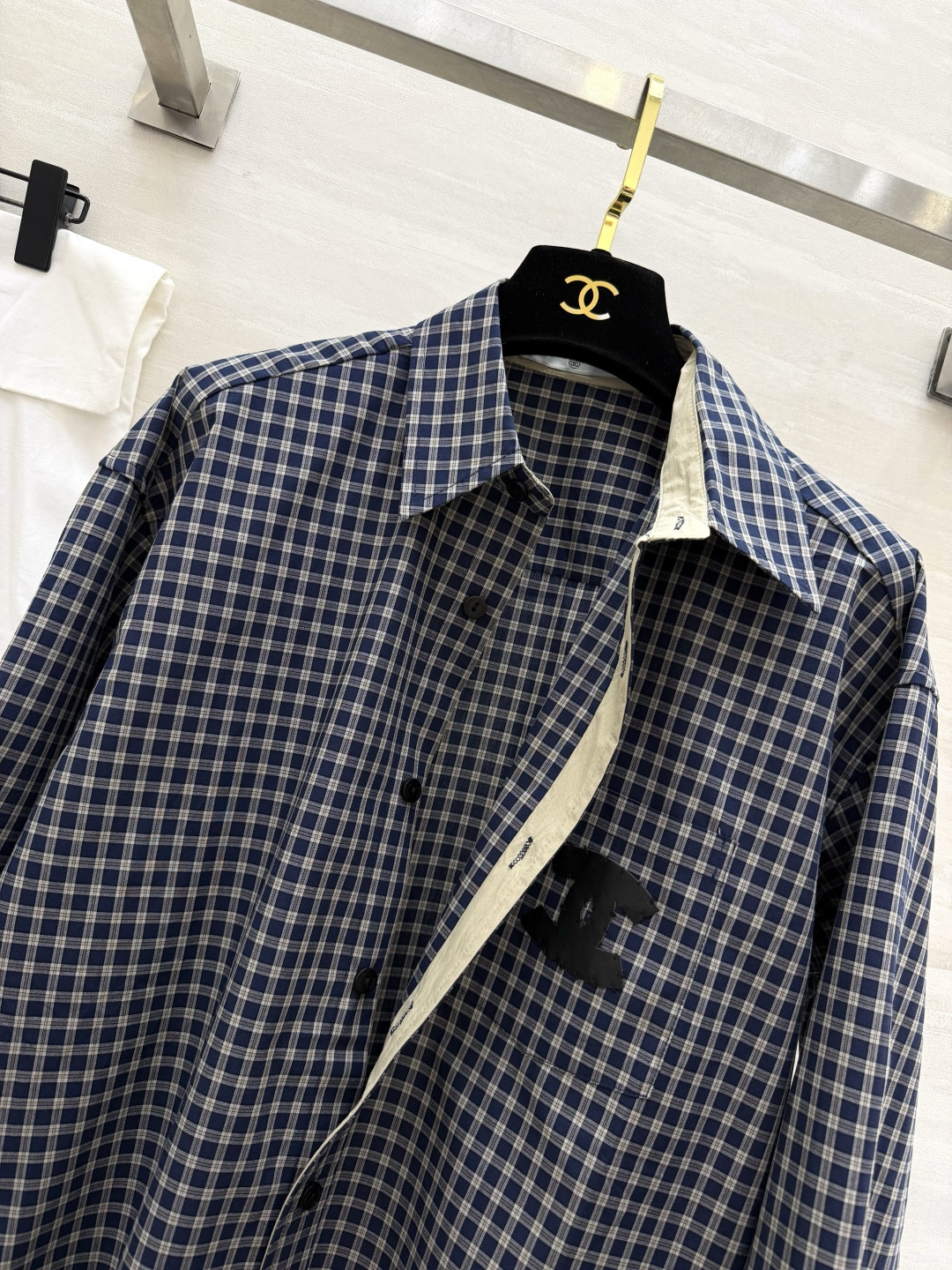 #CHAN♡²⁶.蓝格纹硬核上线💥经典格纹+皮质双C标识宽松版型自带街头感！高品质 现货来size：36