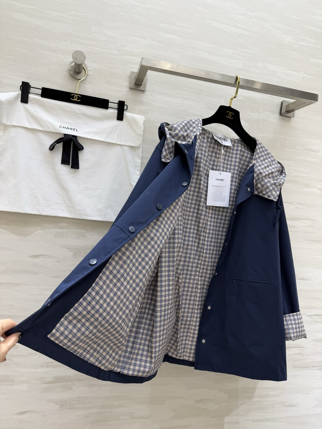 ▪️CHAN♡²⁶新款后背涂鸦连帽外套｜把随性穿在身上▪️ 复古涂鸦做旧字母 高品质定制 ▪️现货首发s