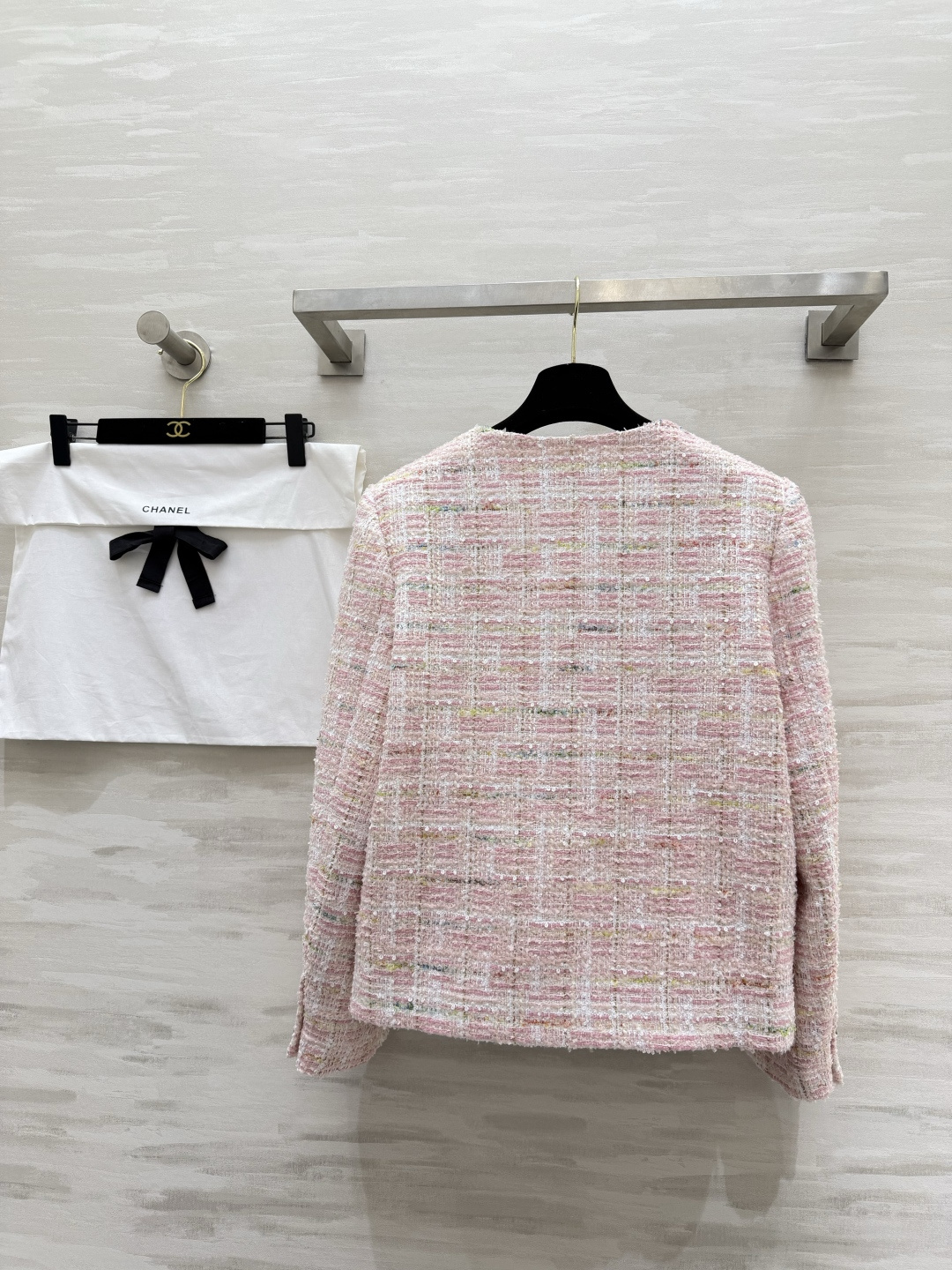 #Chane♡²⁶新款✨ 粉雾温柔粉白粗花呢外套 自带柔光滤镜💫 经典版型显高又显贵 随便搭都好看，是春