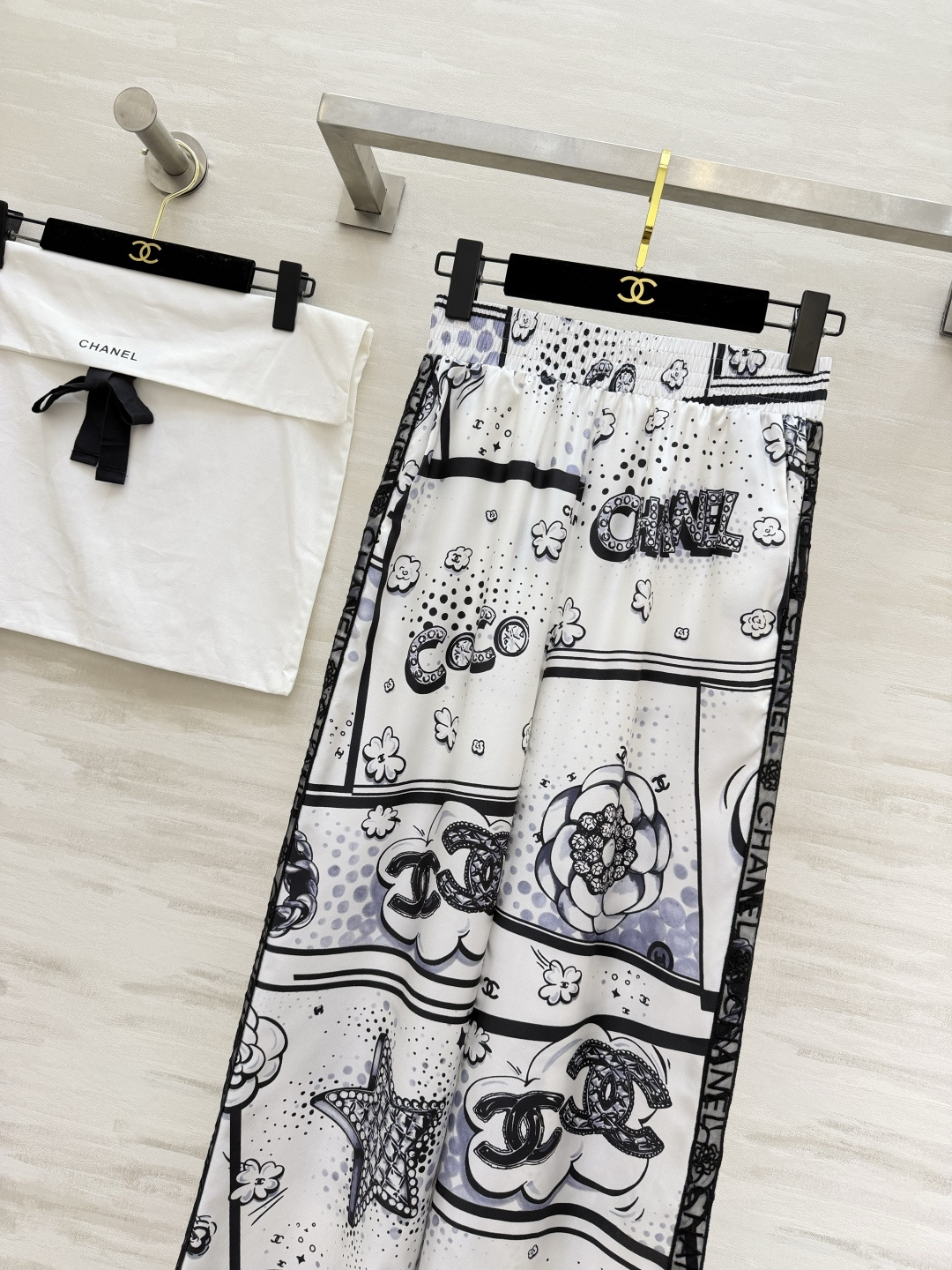 #Chane♡²⁶B 满印花短袖真丝裤 100%定制桑蚕丝 上身丝滑透气 高品质定制 现货首发size：