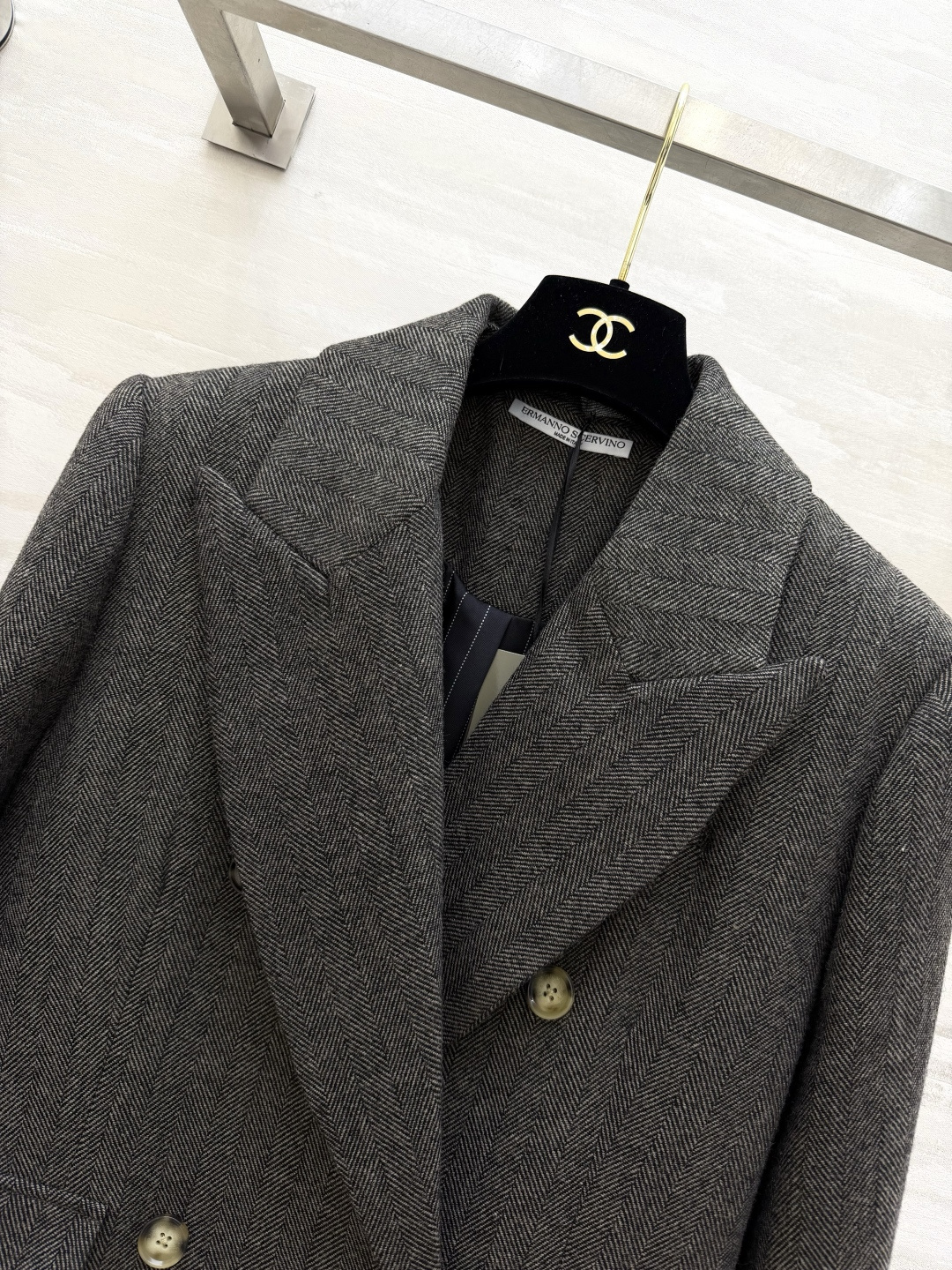 Ermanno scervino²⁶新款 深灰人字纹大衣 经典大气廓形 低调中透着高级 简约却足够惊艳！