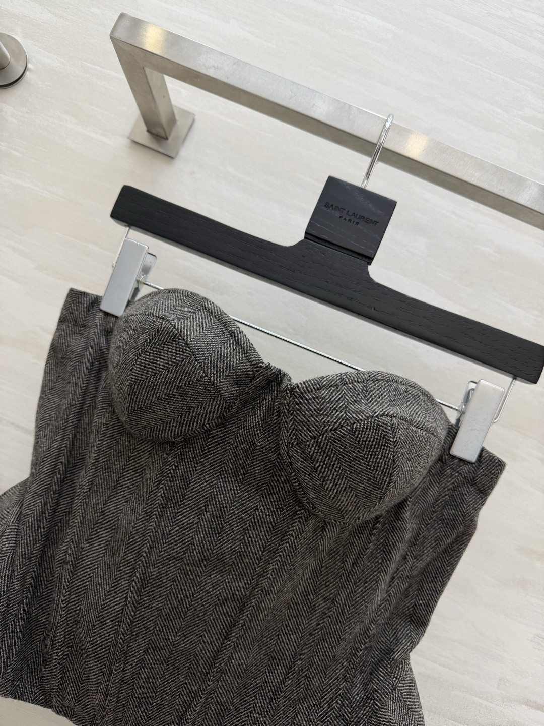 Ermanno Scervin♡²⁶新款 人字纹抹胸胸衣｜把高级感焊在身上✨深灰人字纹羊毛面料自带复古腔