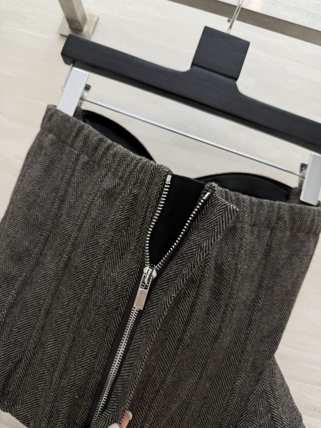 Ermanno Scervin♡²⁶新款 人字纹抹胸胸衣｜把高级感焊在身上✨深灰人字纹羊毛面料自带复古腔