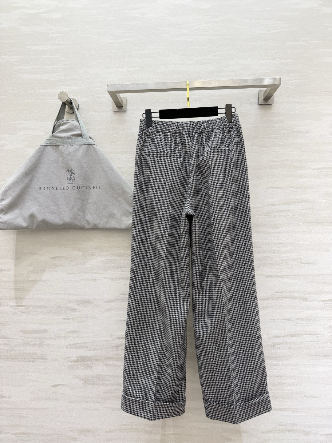 #Brunello Cucinell♡²⁶新款 格纹直筒西裤 立体剪裁上身大气显贵 高品质 现货首发si