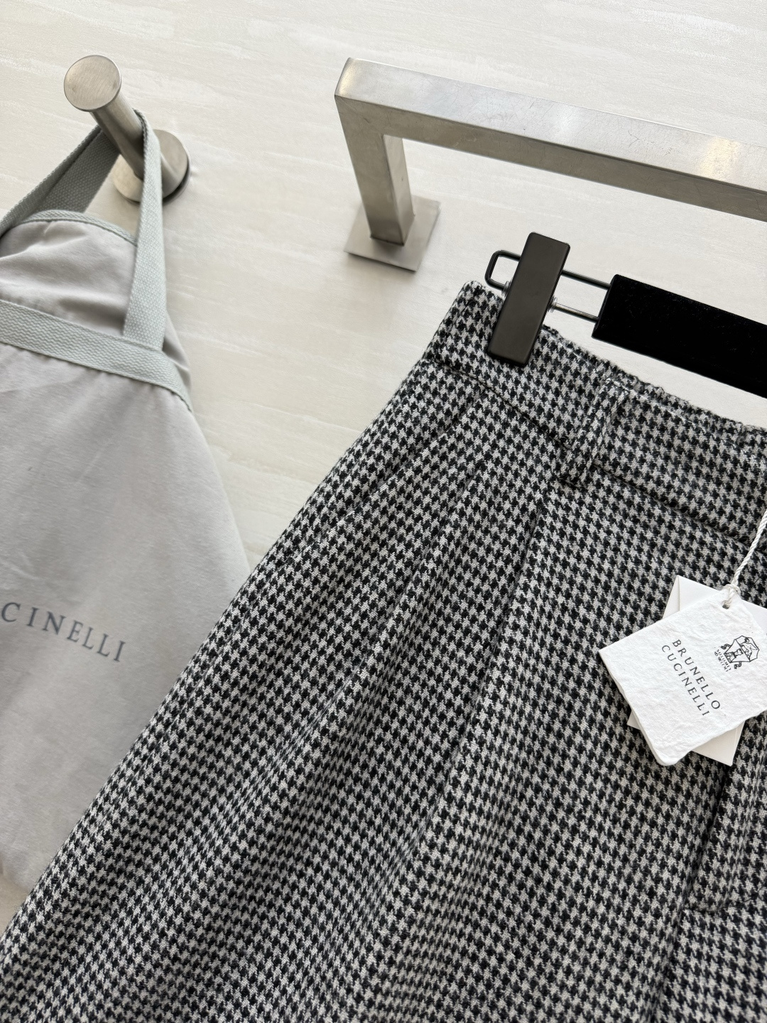 #Brunello Cucinell♡²⁶新款 格纹直筒西裤 立体剪裁上身大气显贵 高品质 现货首发si